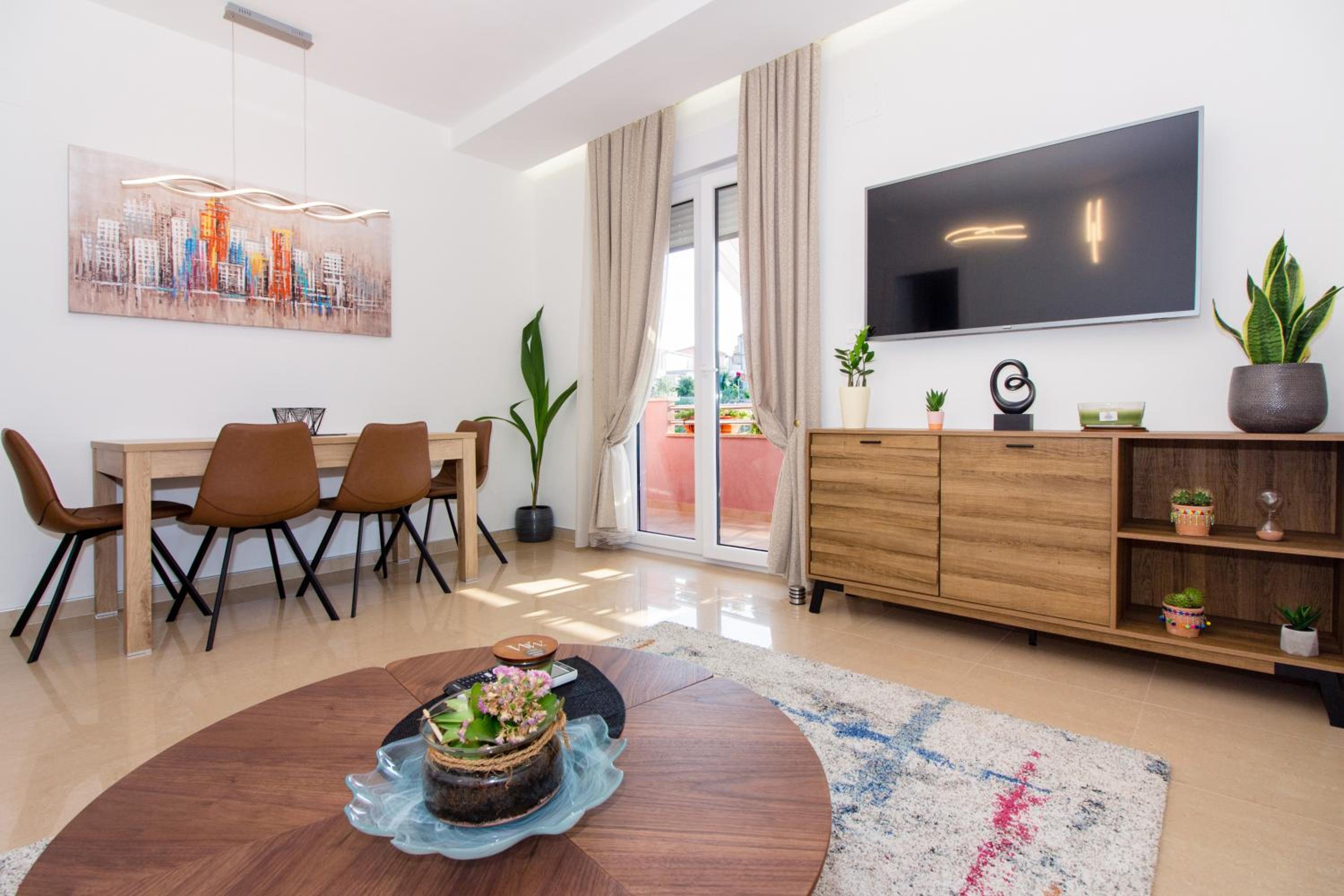 Apartment With Mountain View