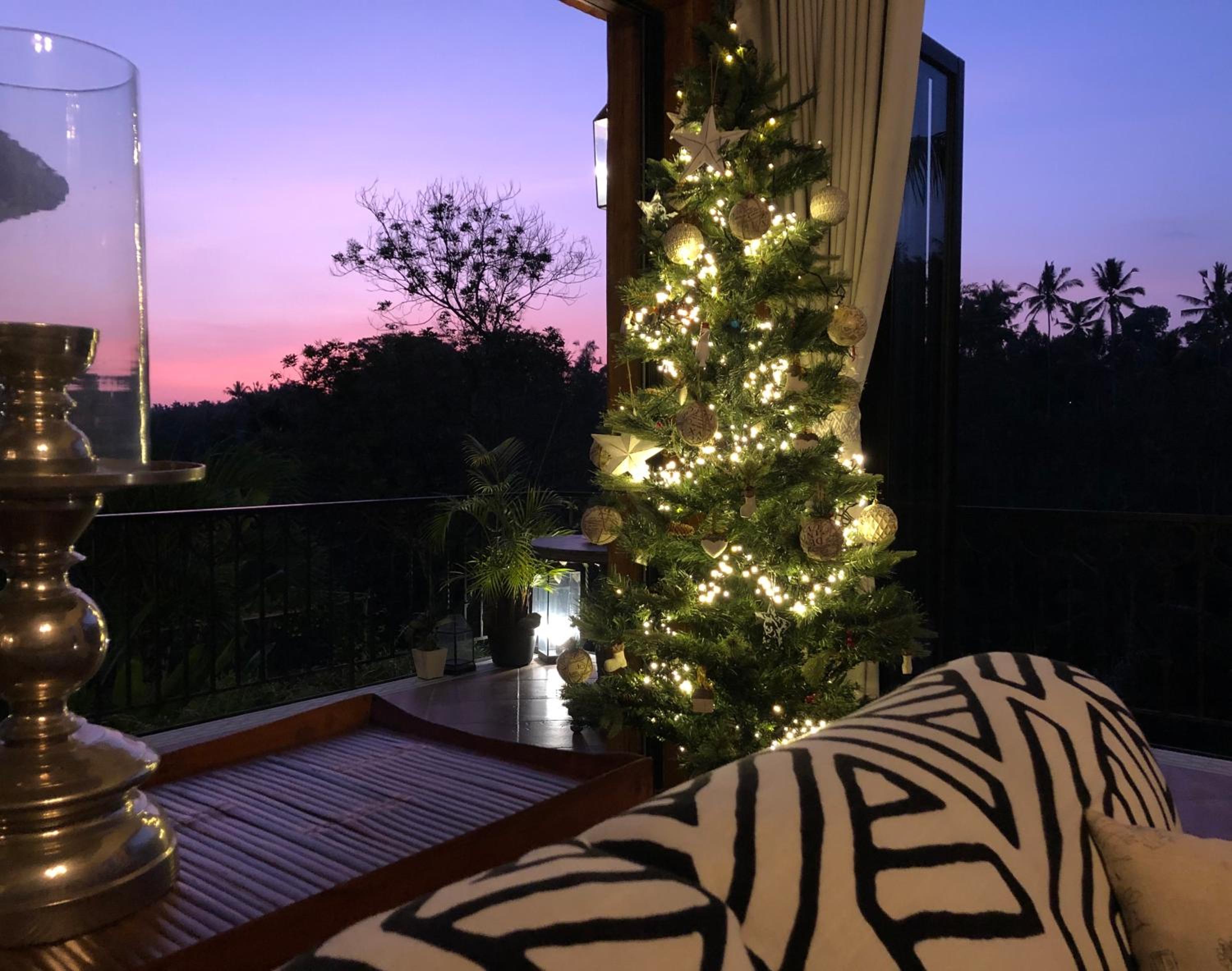 King Suite with Pool View - Photo 22