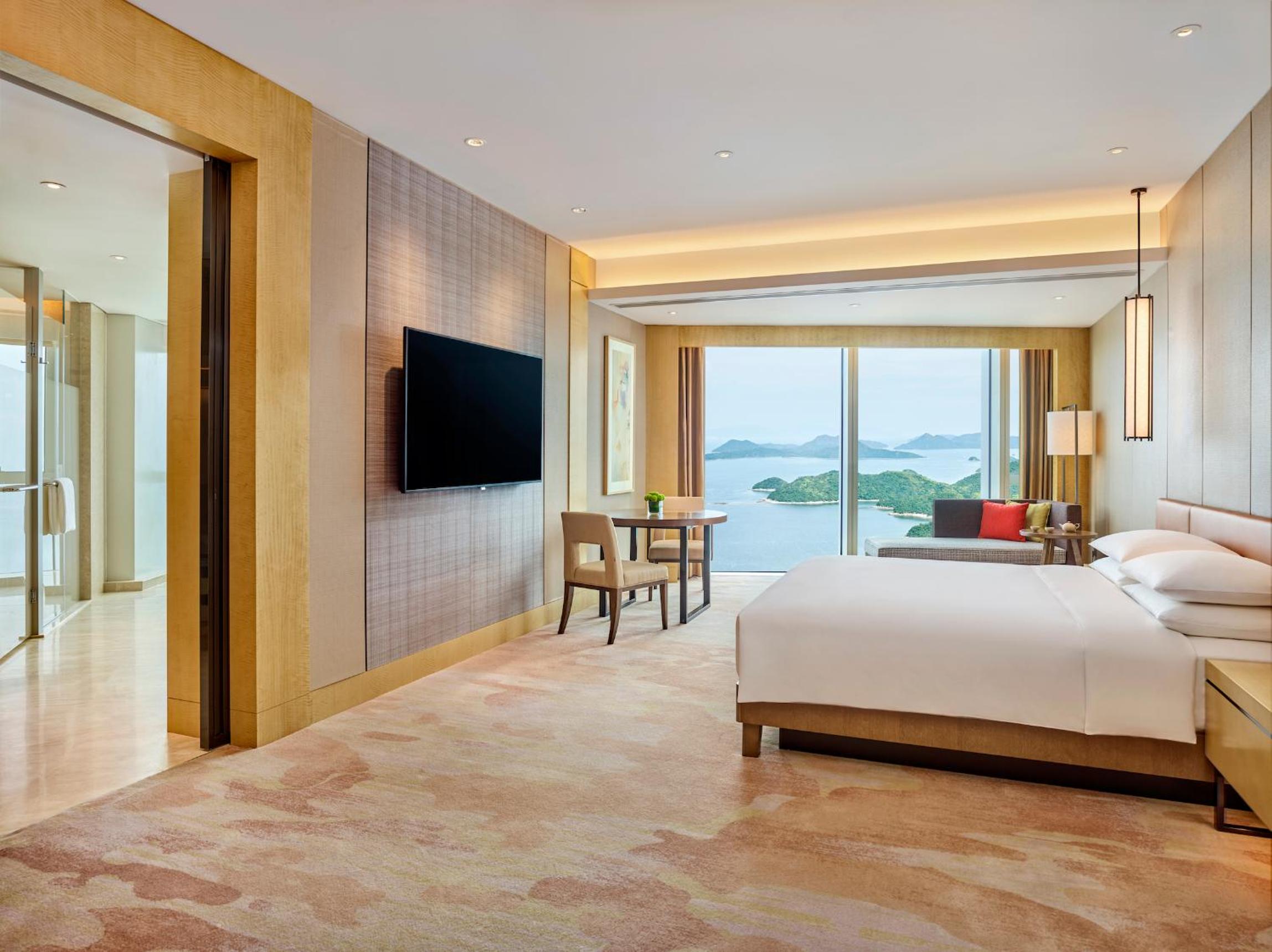 Premier King Room with Ocean View
