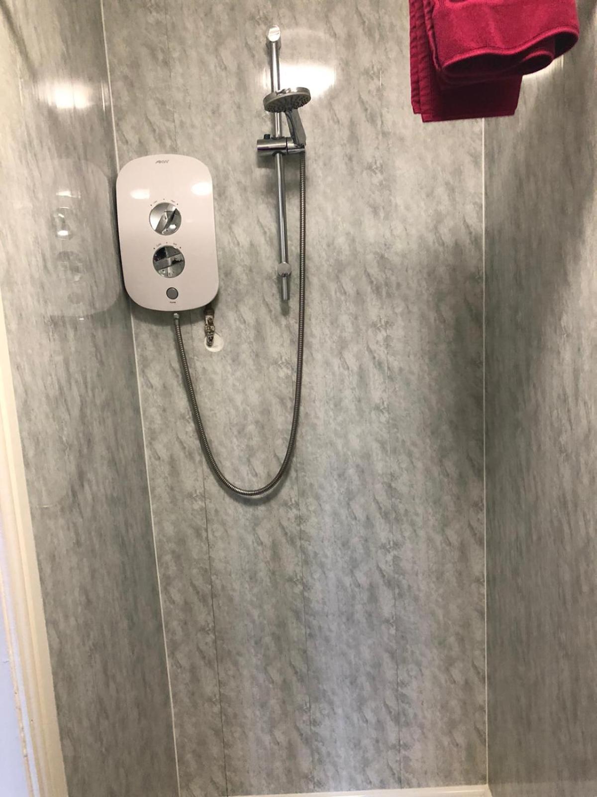 Single Room with Private Bathroom photo 1