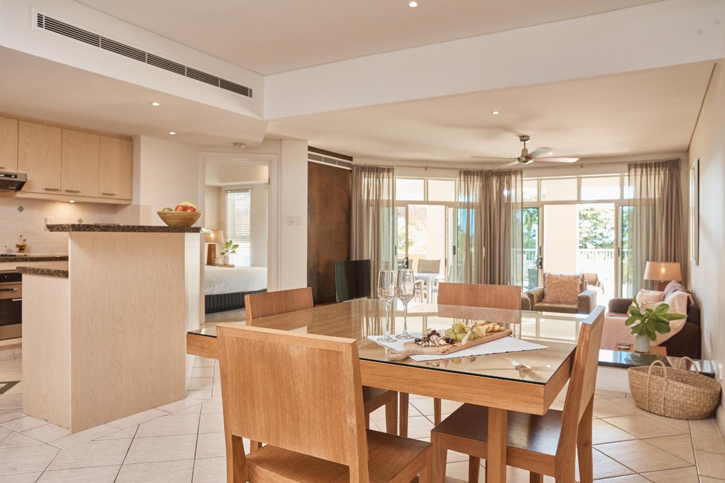 Four-Bedroom Apartment with Sea Views + Free Car Hire photo 1