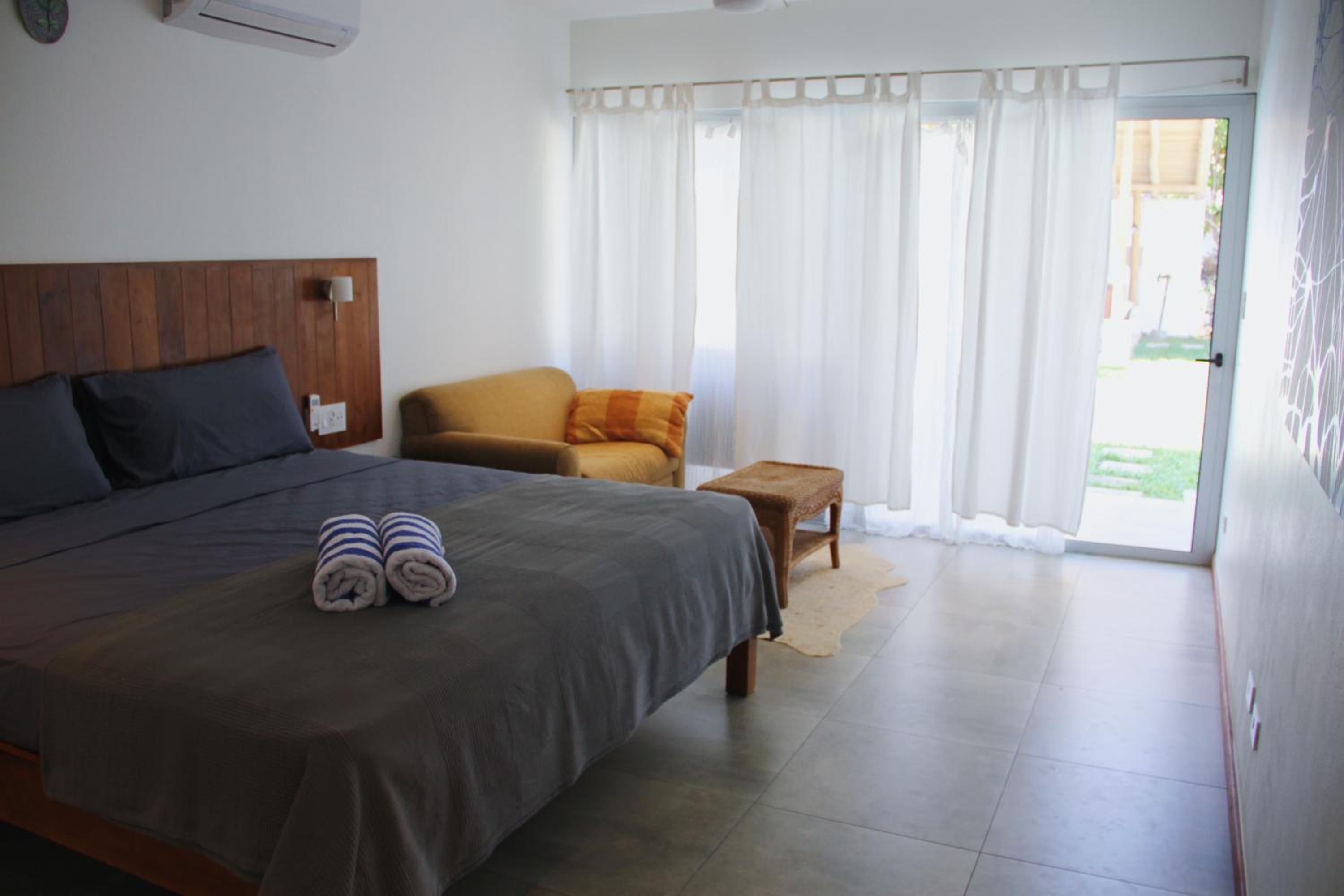 Deluxe King Room - Photo 3