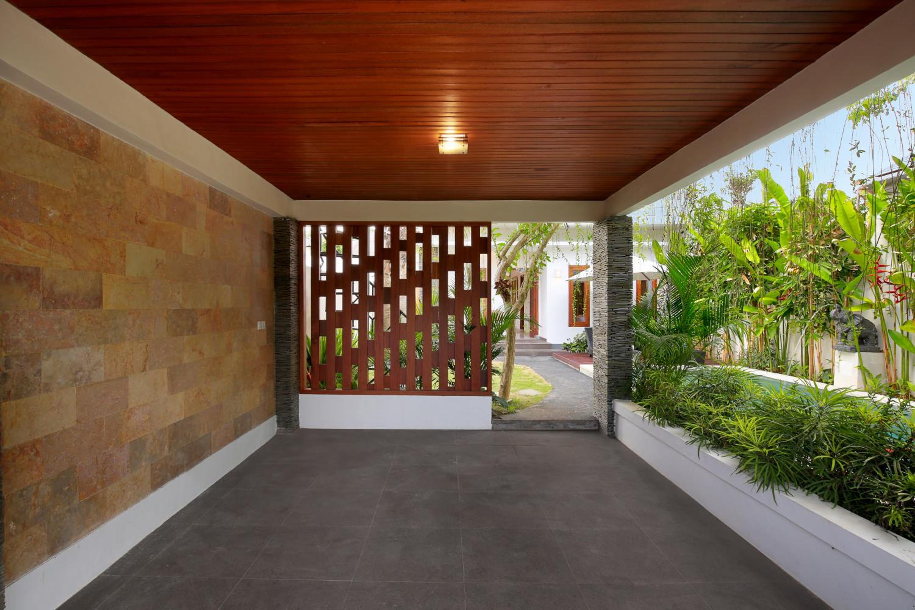 Villa with Private Pool - Photo 40