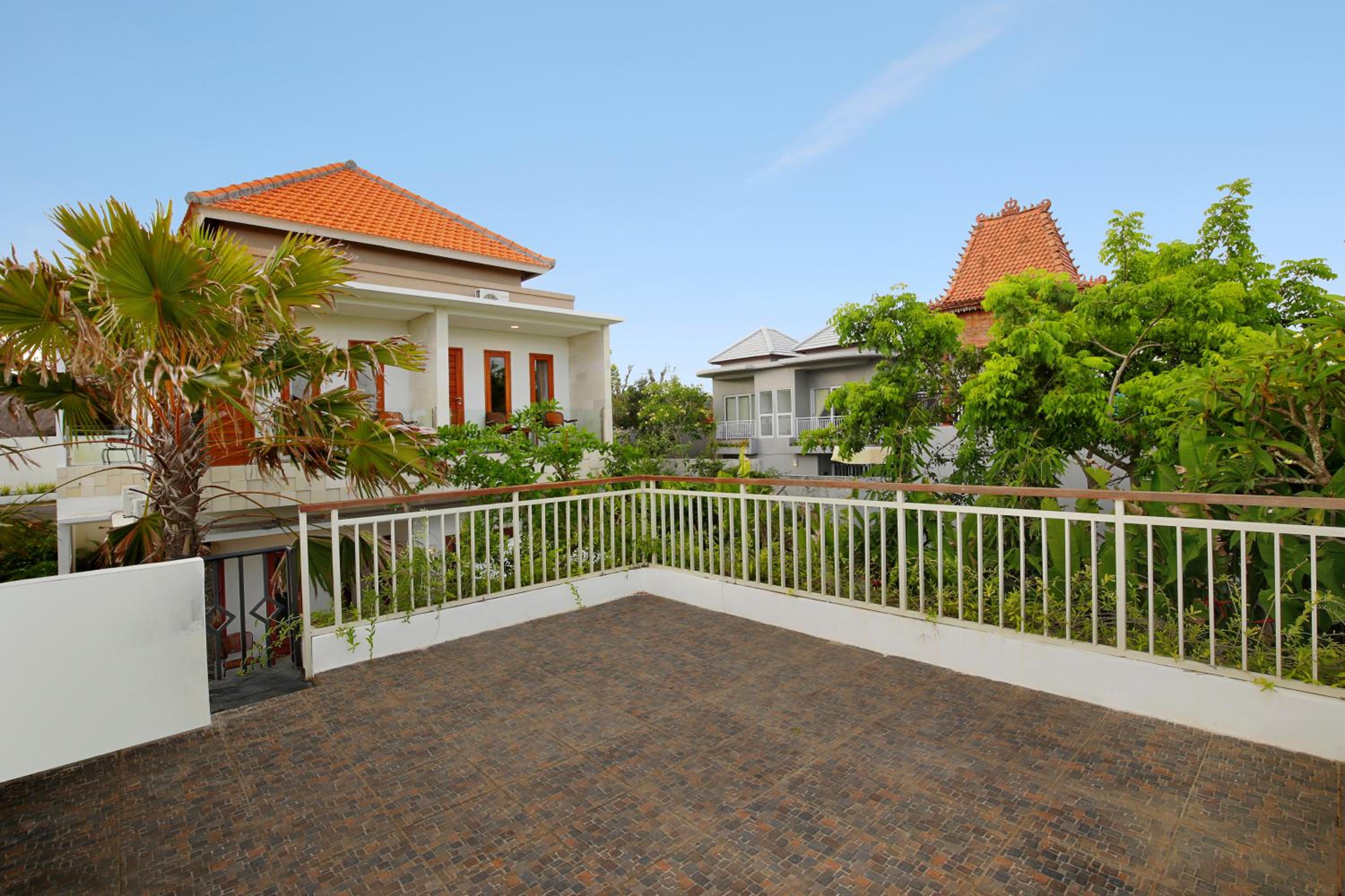 Villa with Private Pool - Photo 38