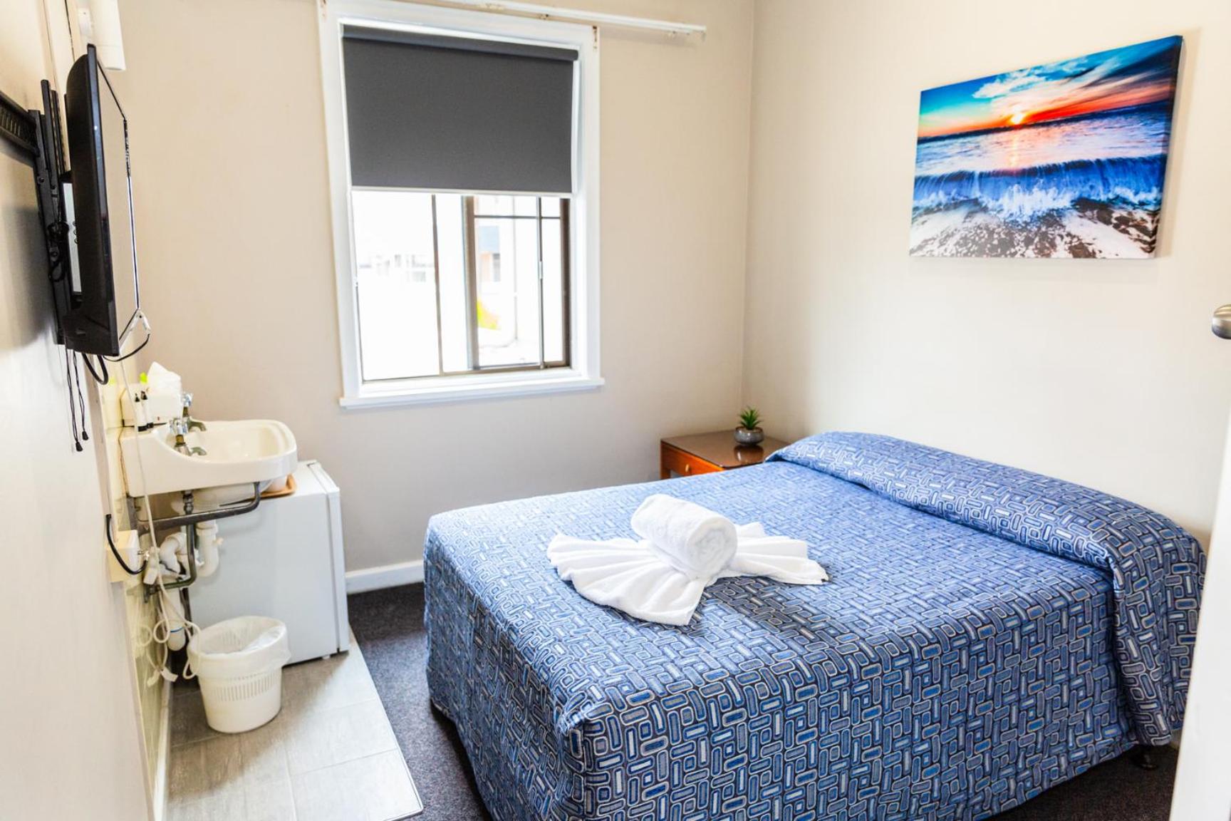 Budget Double Room with Shared Bathroom photo 1