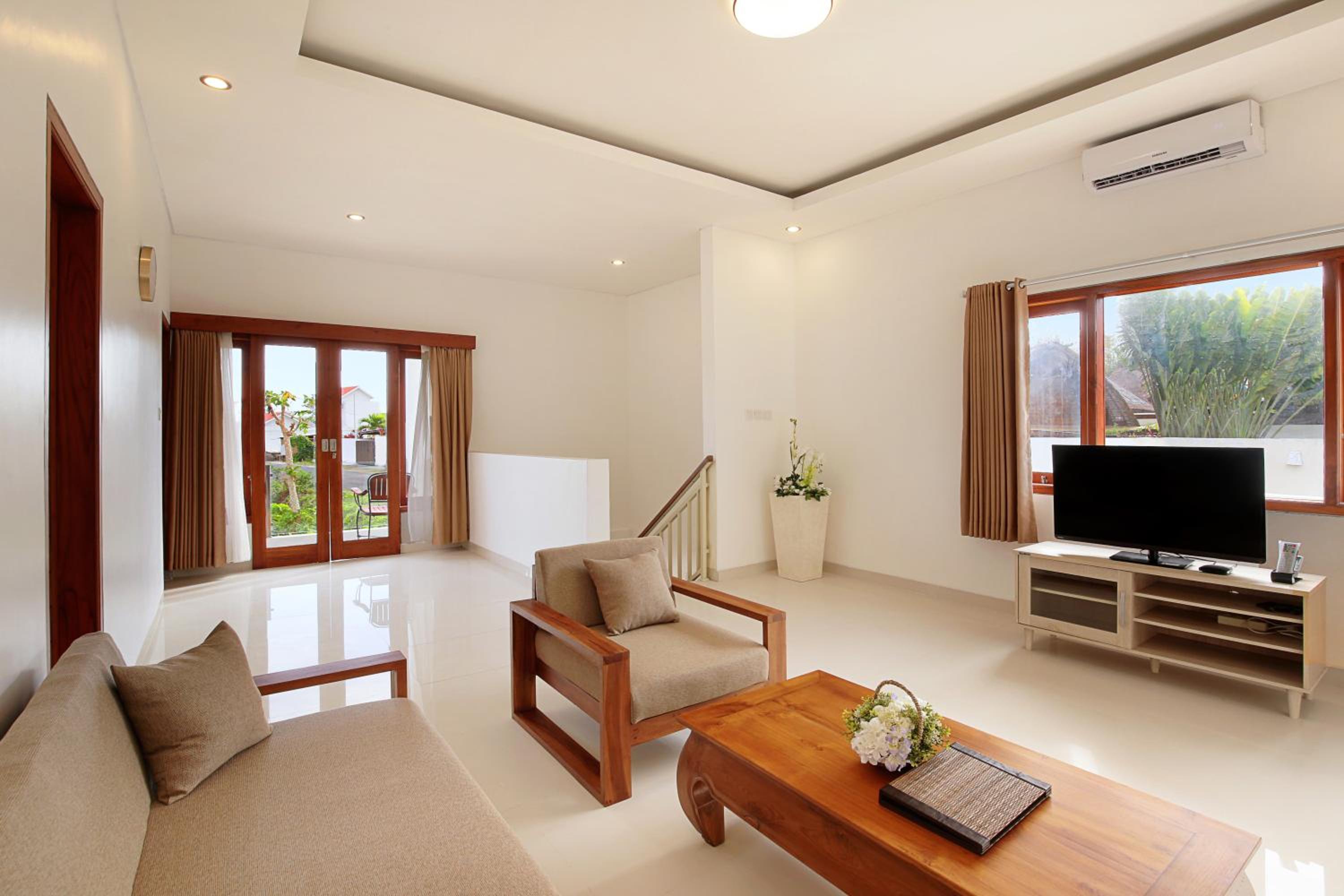Villa with Private Pool - Photo 22