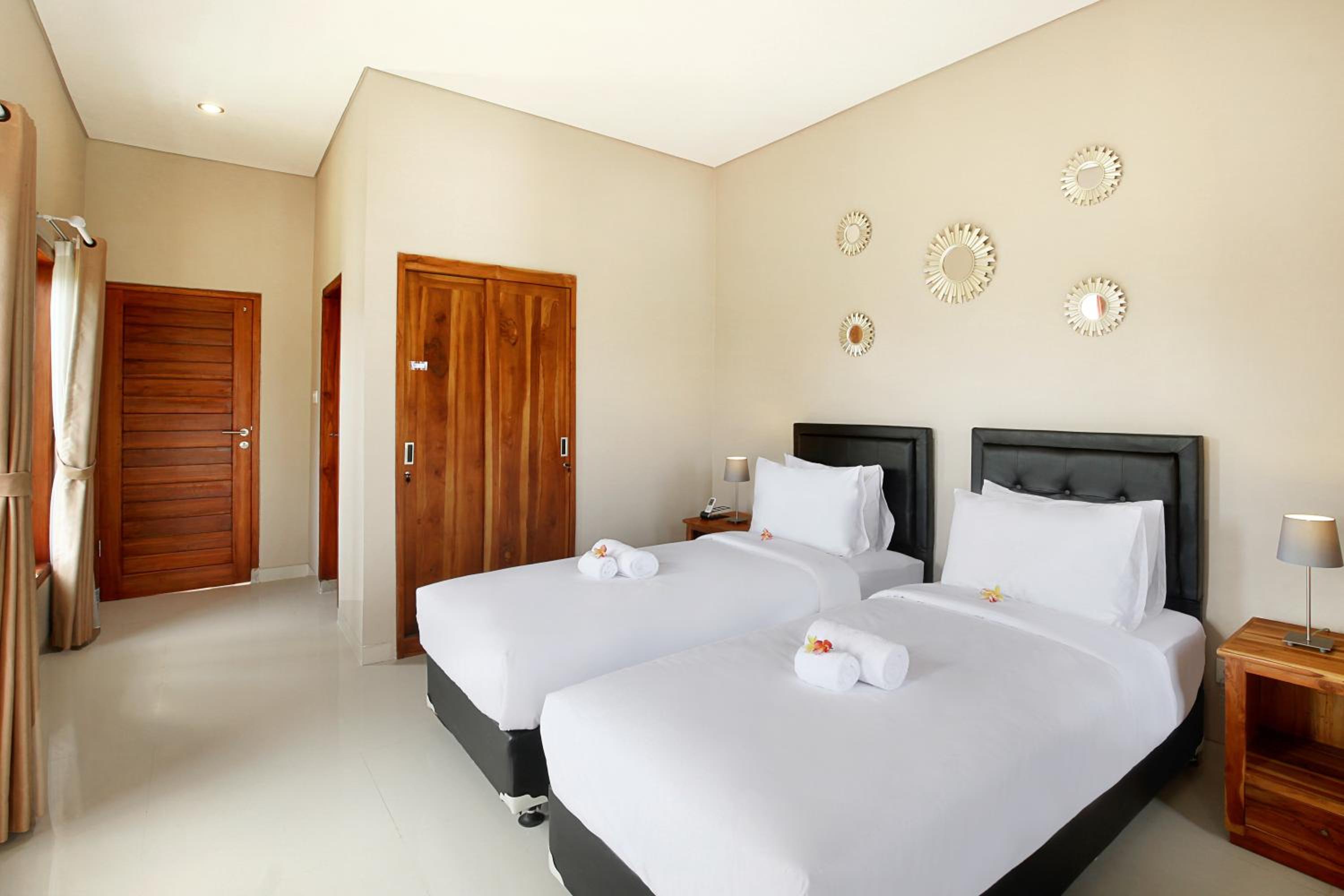 Villa with Private Pool - Photo 20