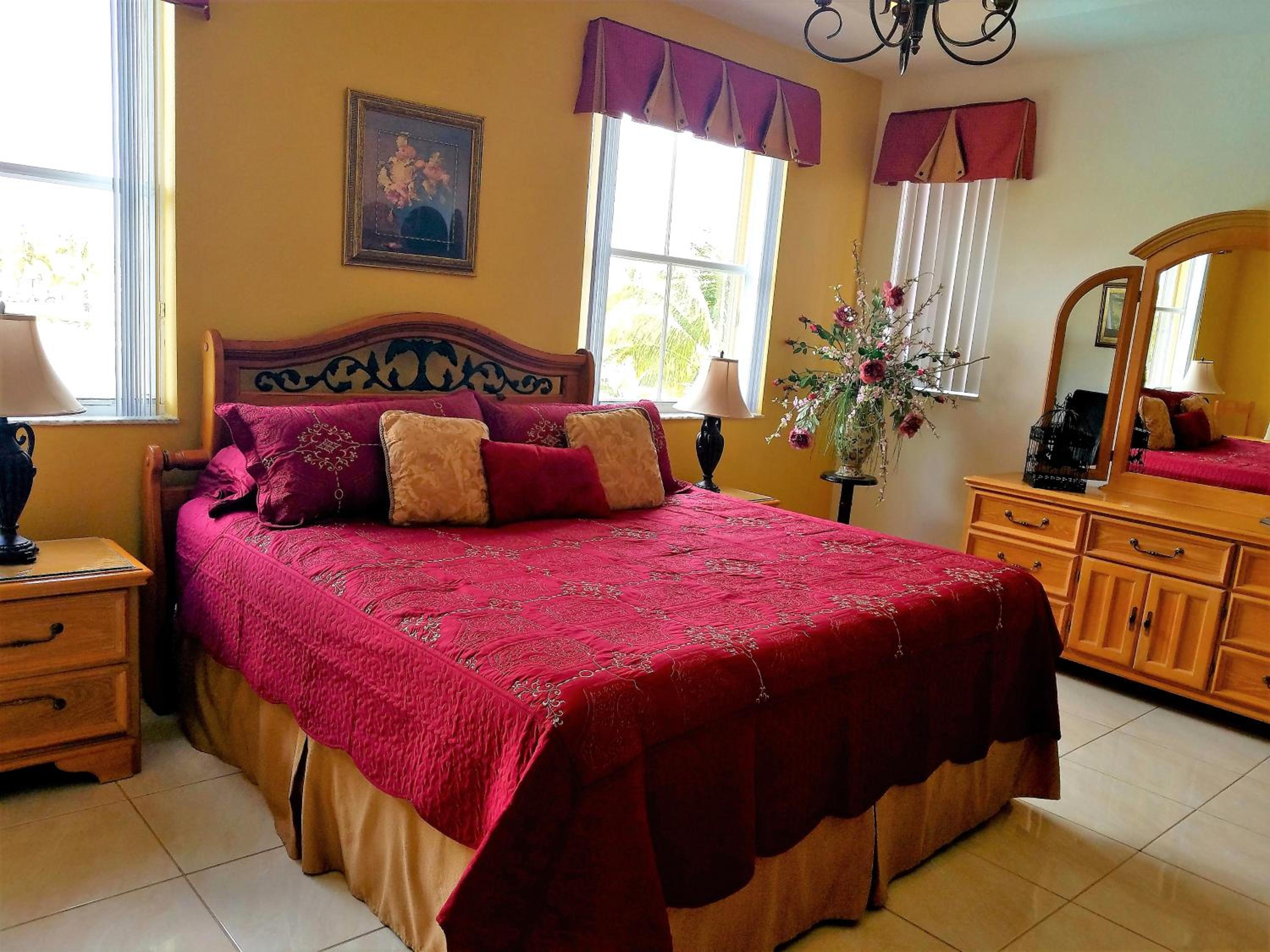 Four-Bedroom House photo 1
