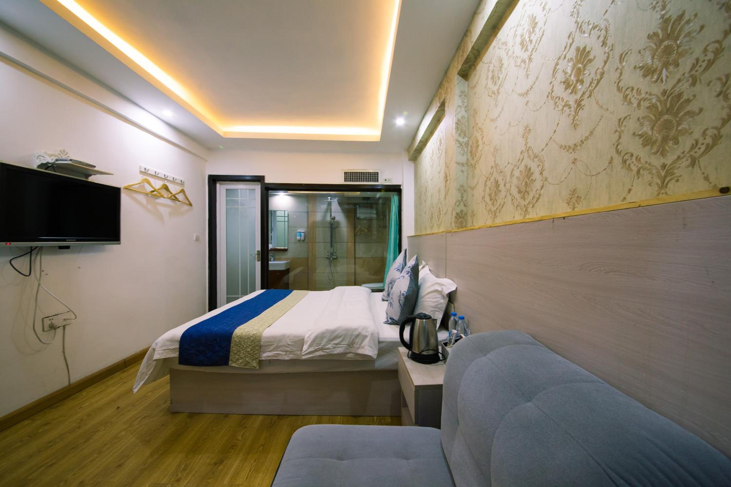 Double Room with Private Bathroom photo 3