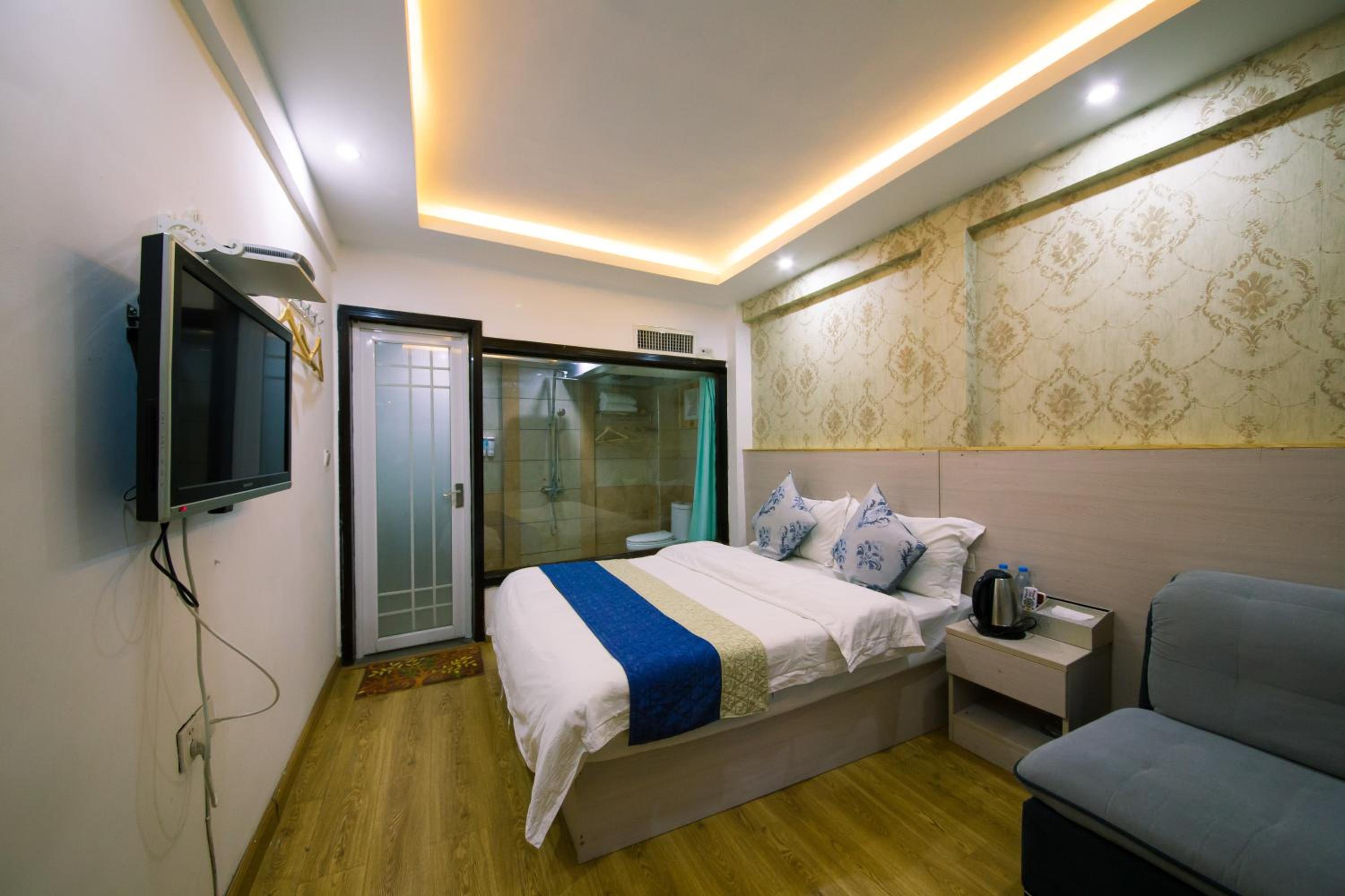 Double Room with Private Bathroom photo 2