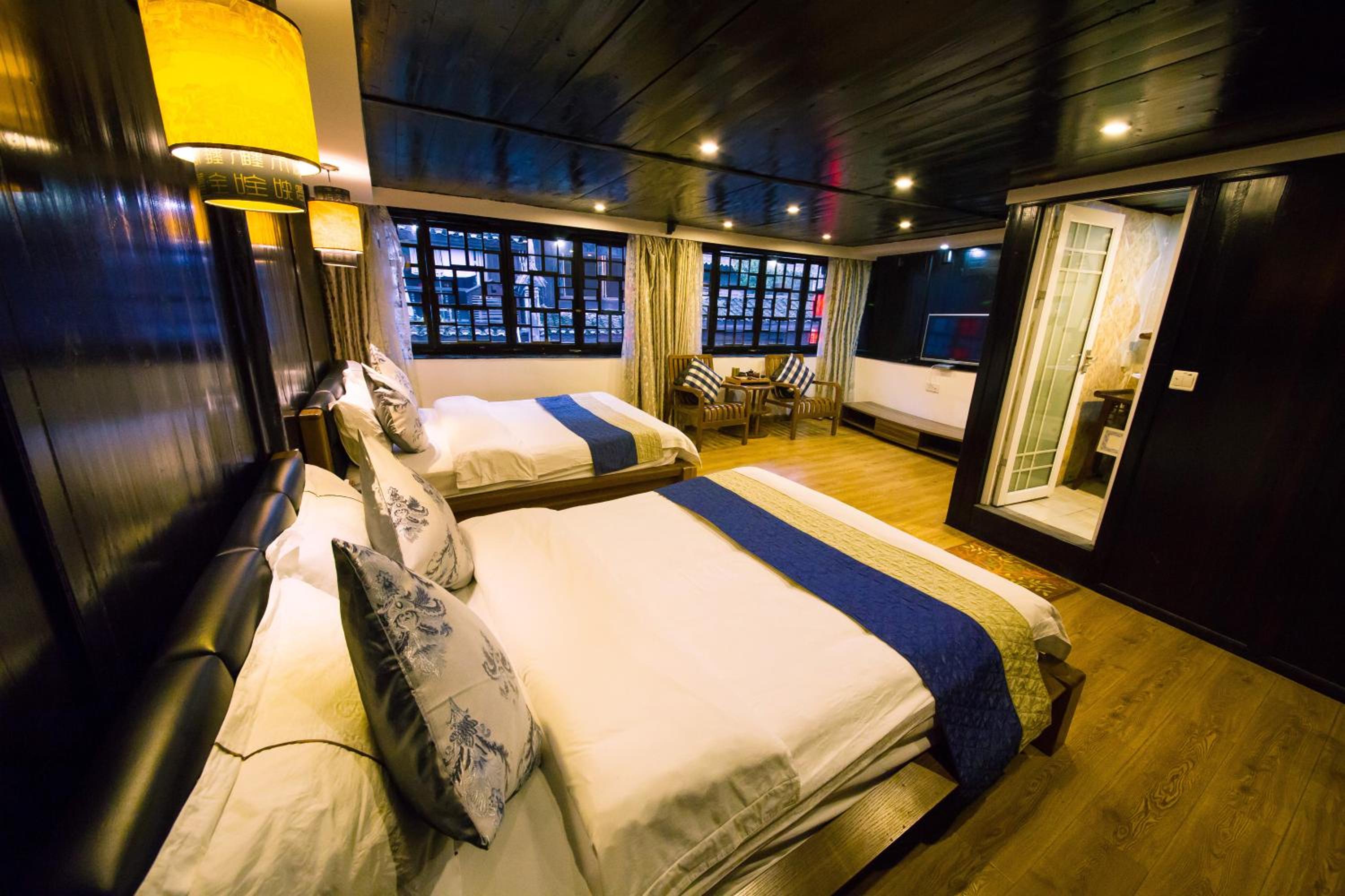 Quadruple Room with Private Bathroom photo 2