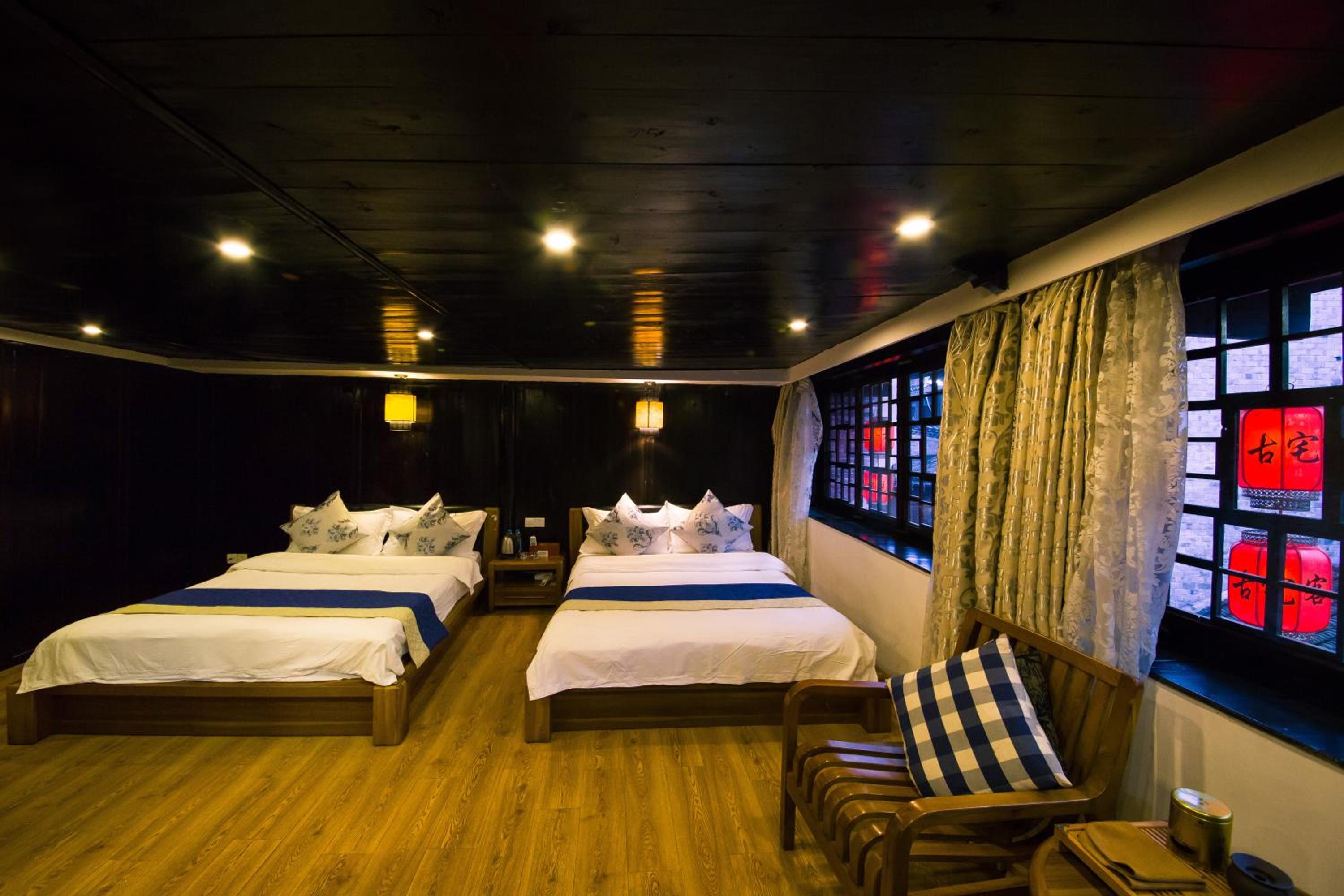 Twin Room with Private Bathroom photo 3
