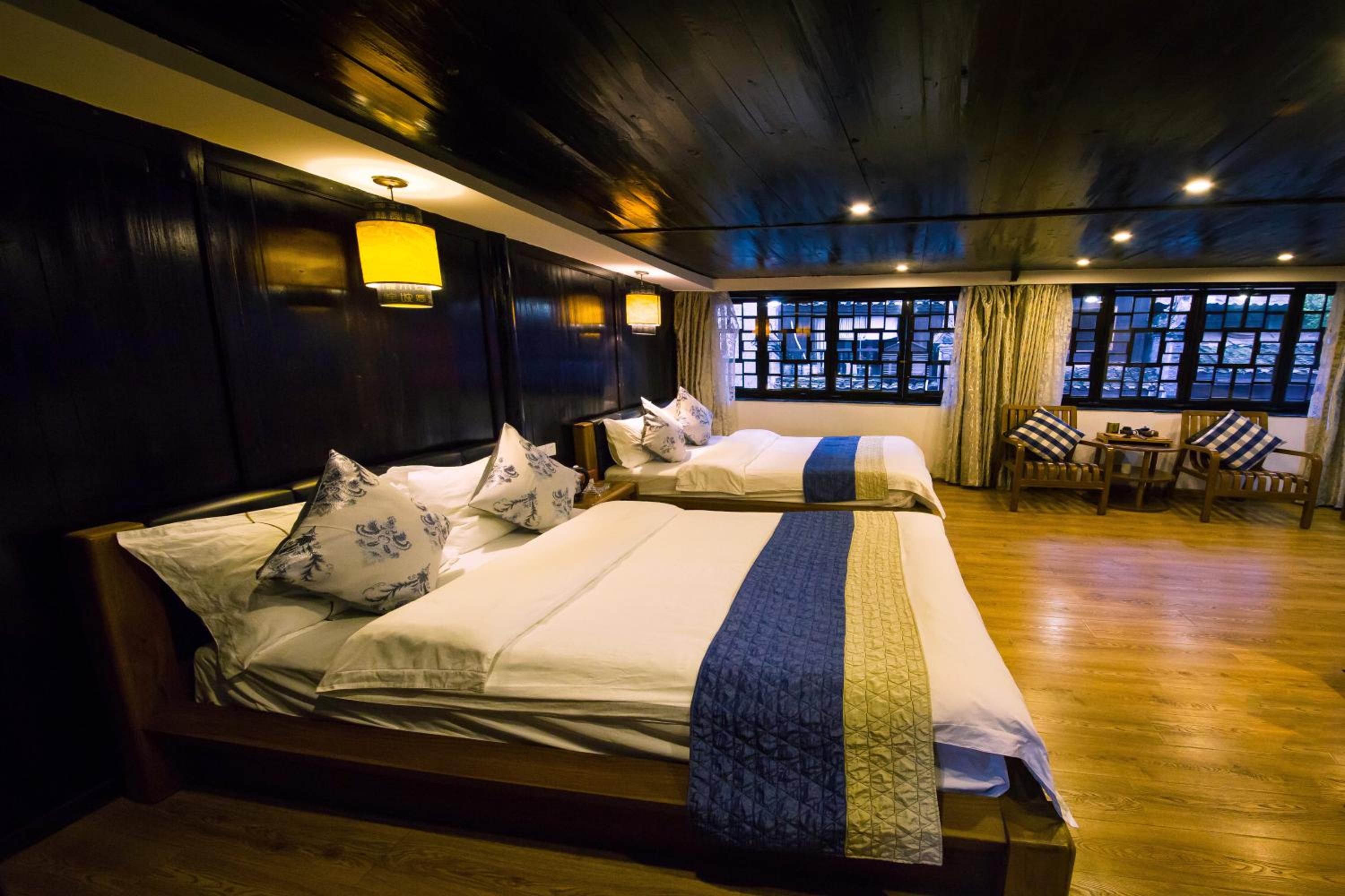 Quadruple Room with Private Bathroom photo 1