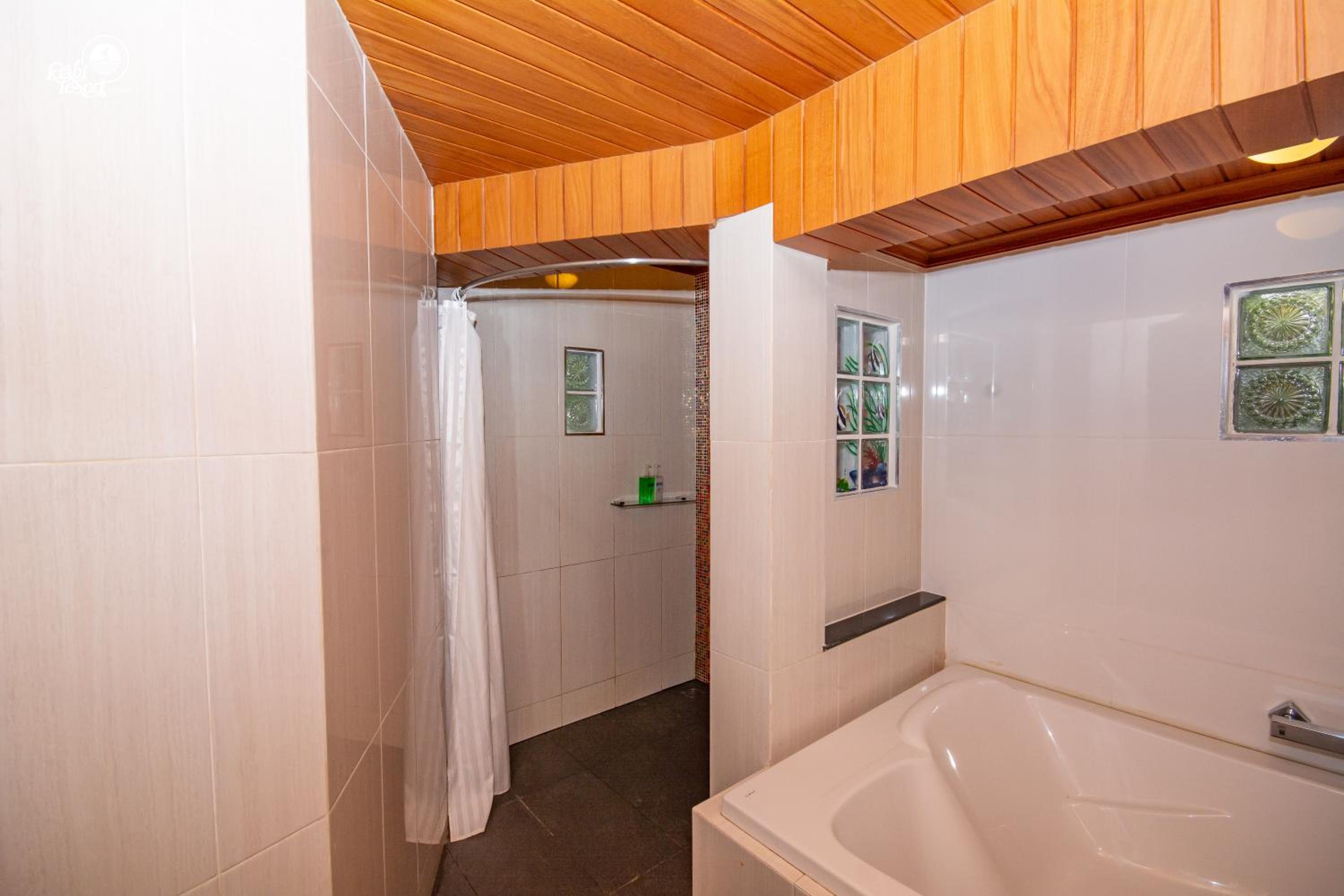 Suite with Spa Bath photo 2