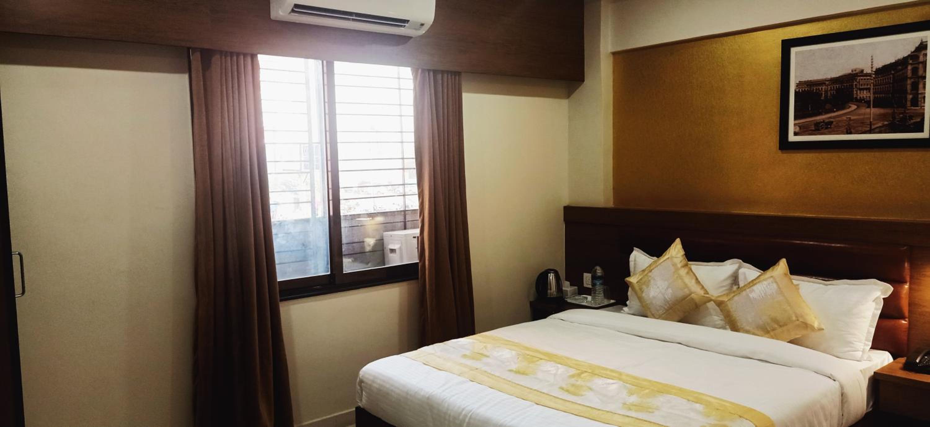 Deluxe Room - Photo 29