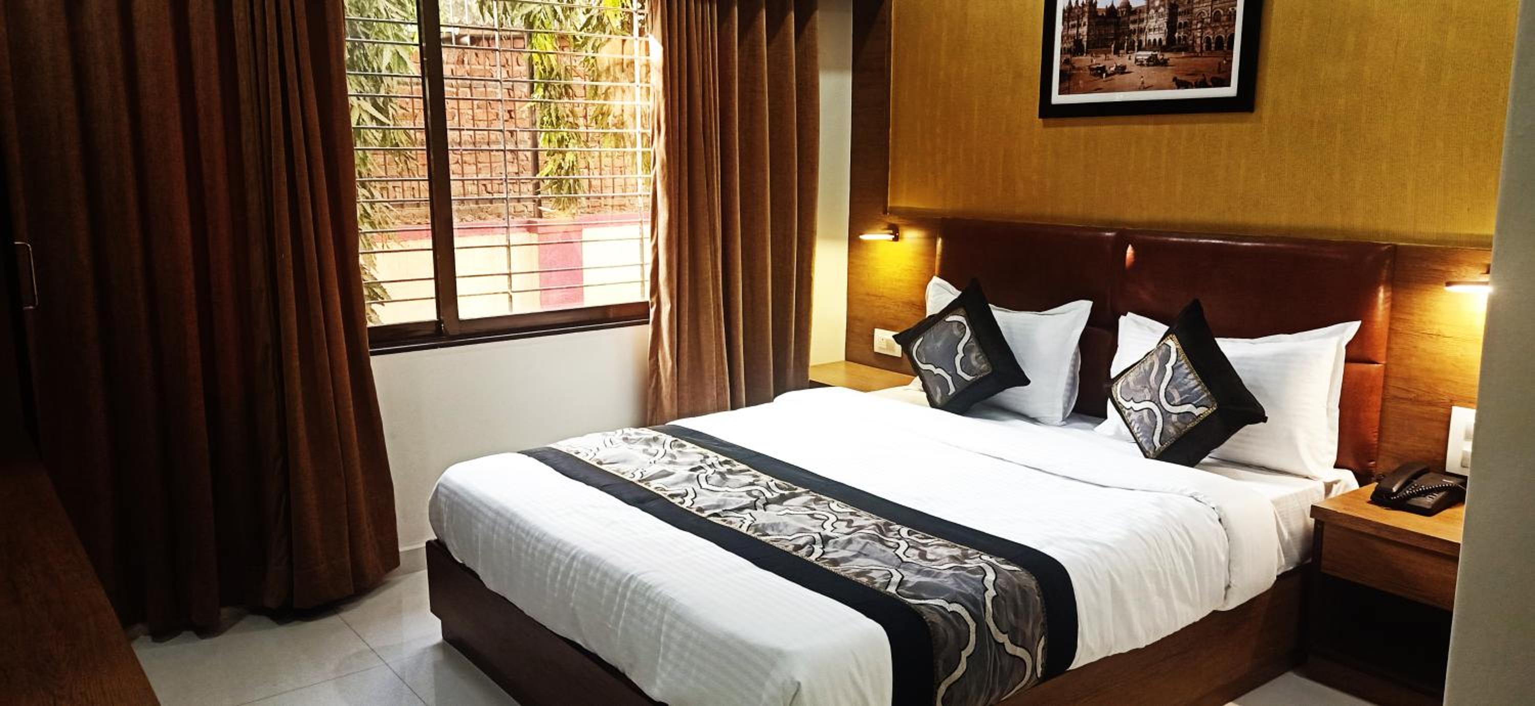 Deluxe Room - Photo 14