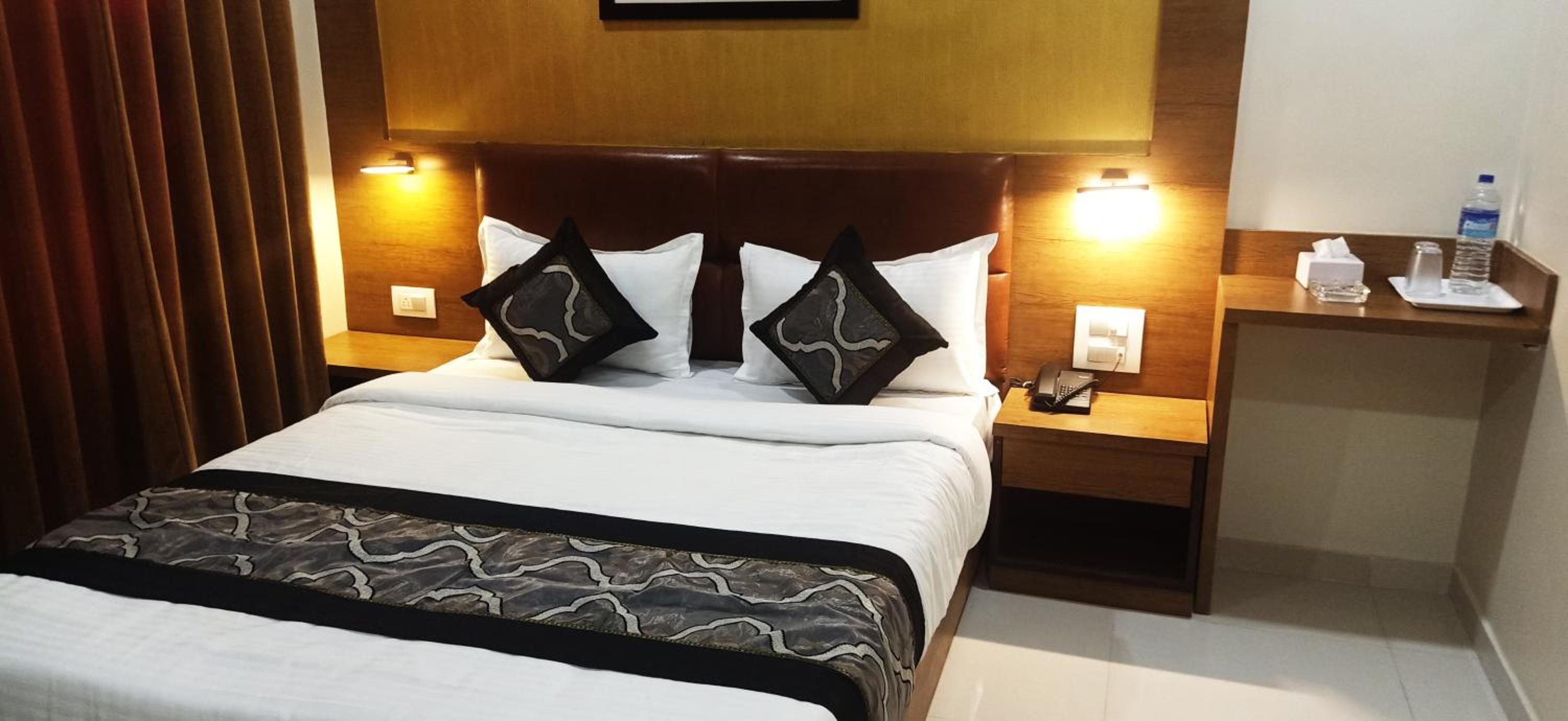 Deluxe Room - Photo 16