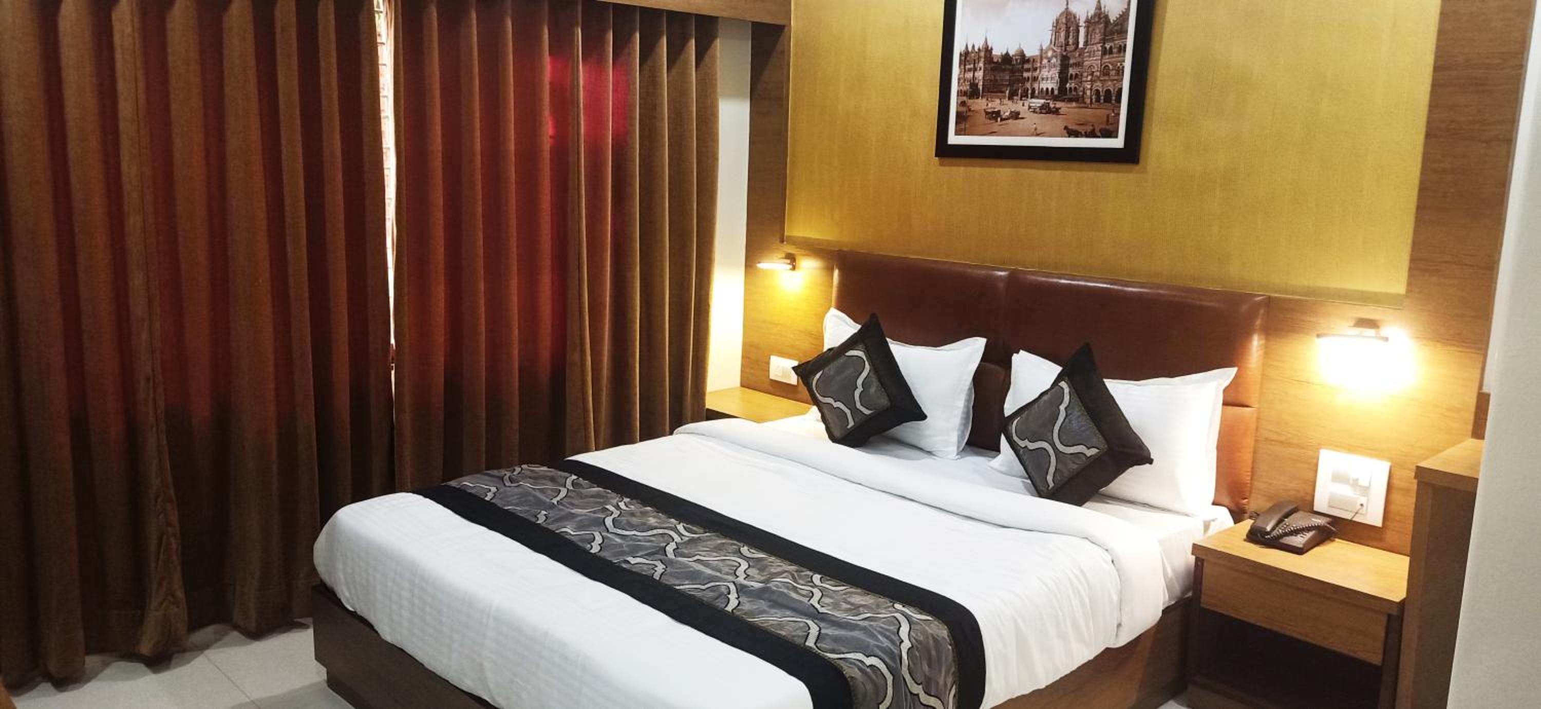 Deluxe Room - Photo 17
