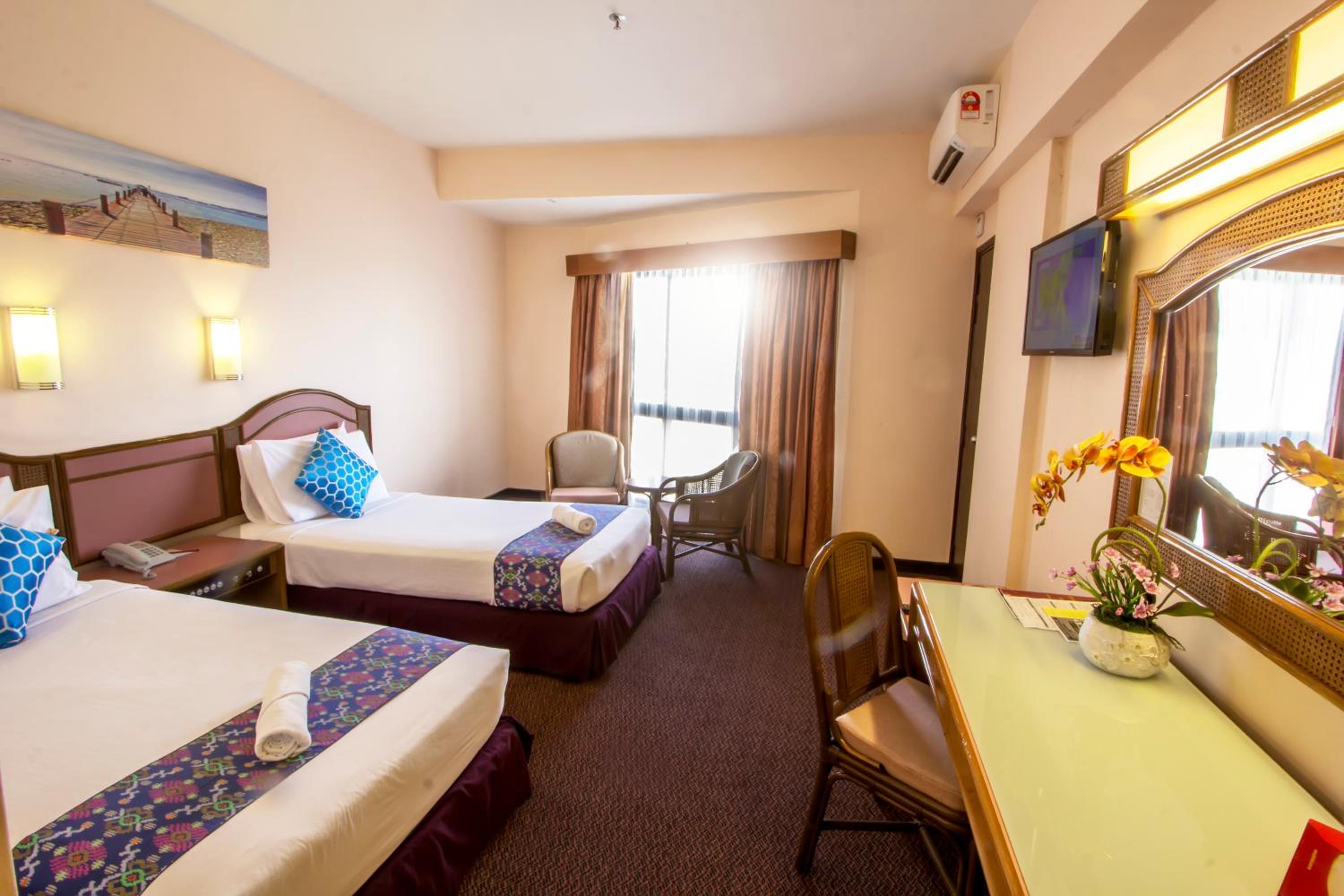 Premium Twin Room - Photo 1