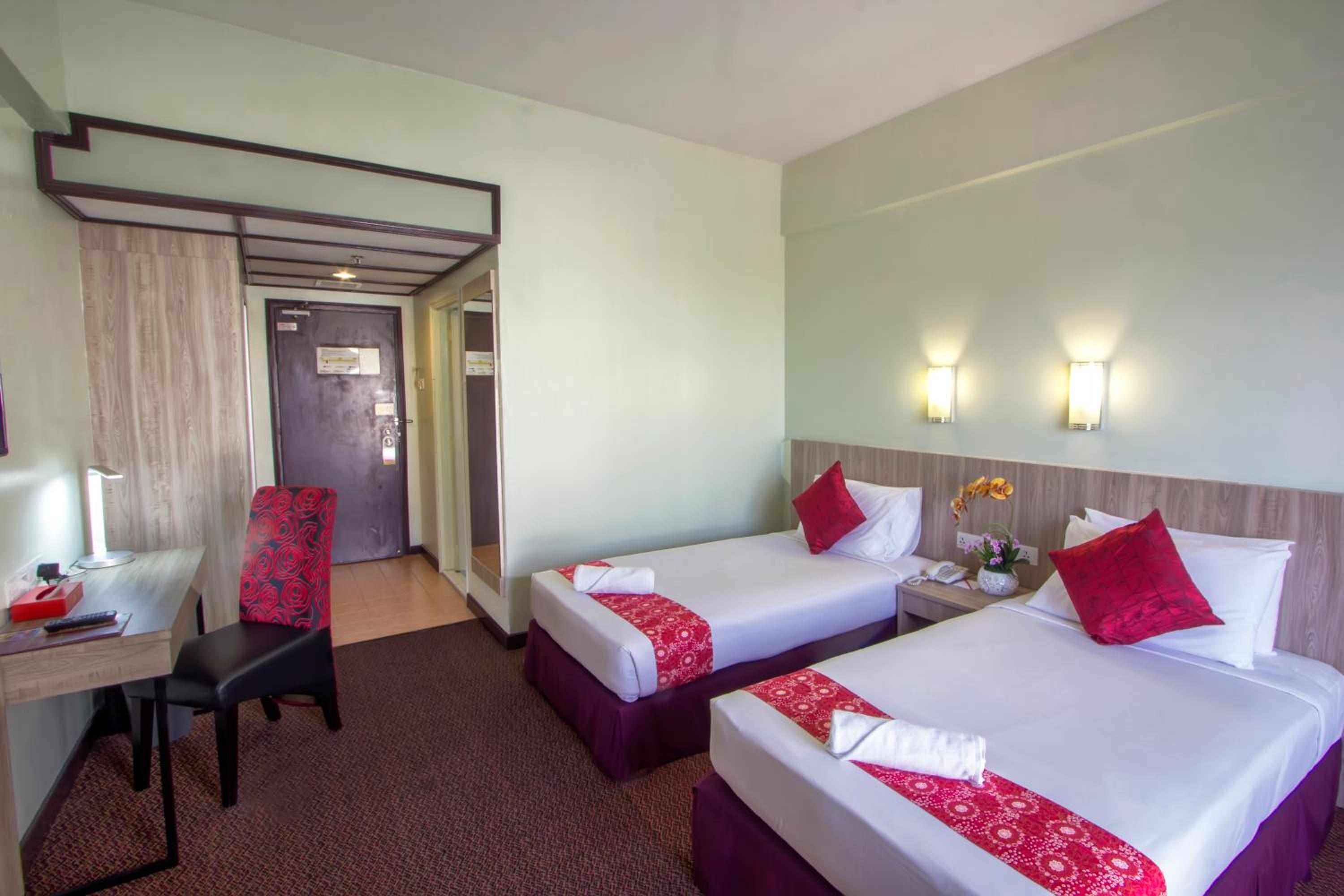 Premium Twin - Renovated Room  photo 2