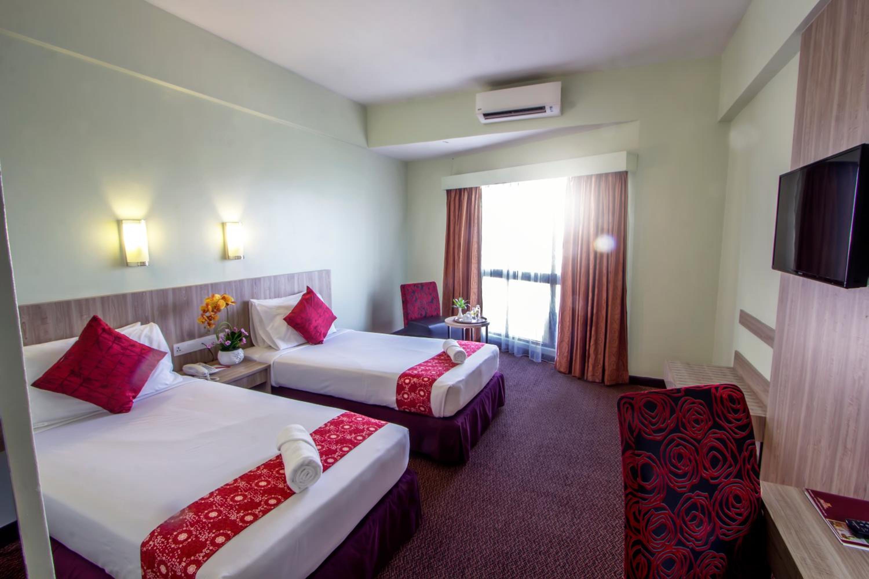 Premium Twin - Renovated Room  photo 3
