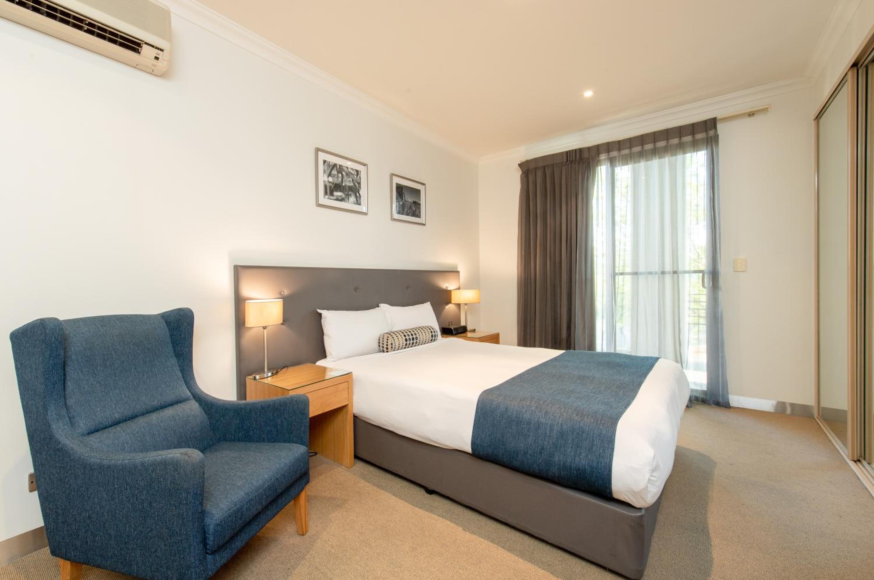 Deluxe Queen Room