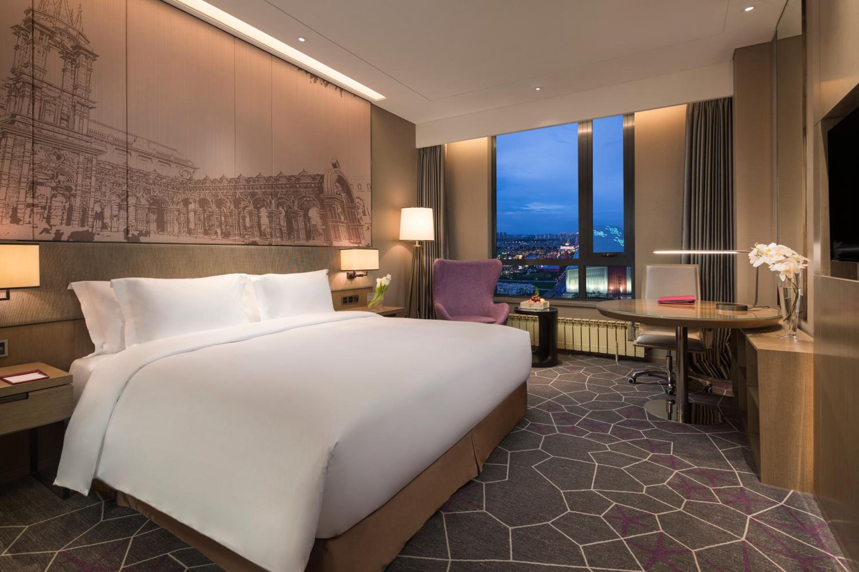 King Room with Lake View - Smoking