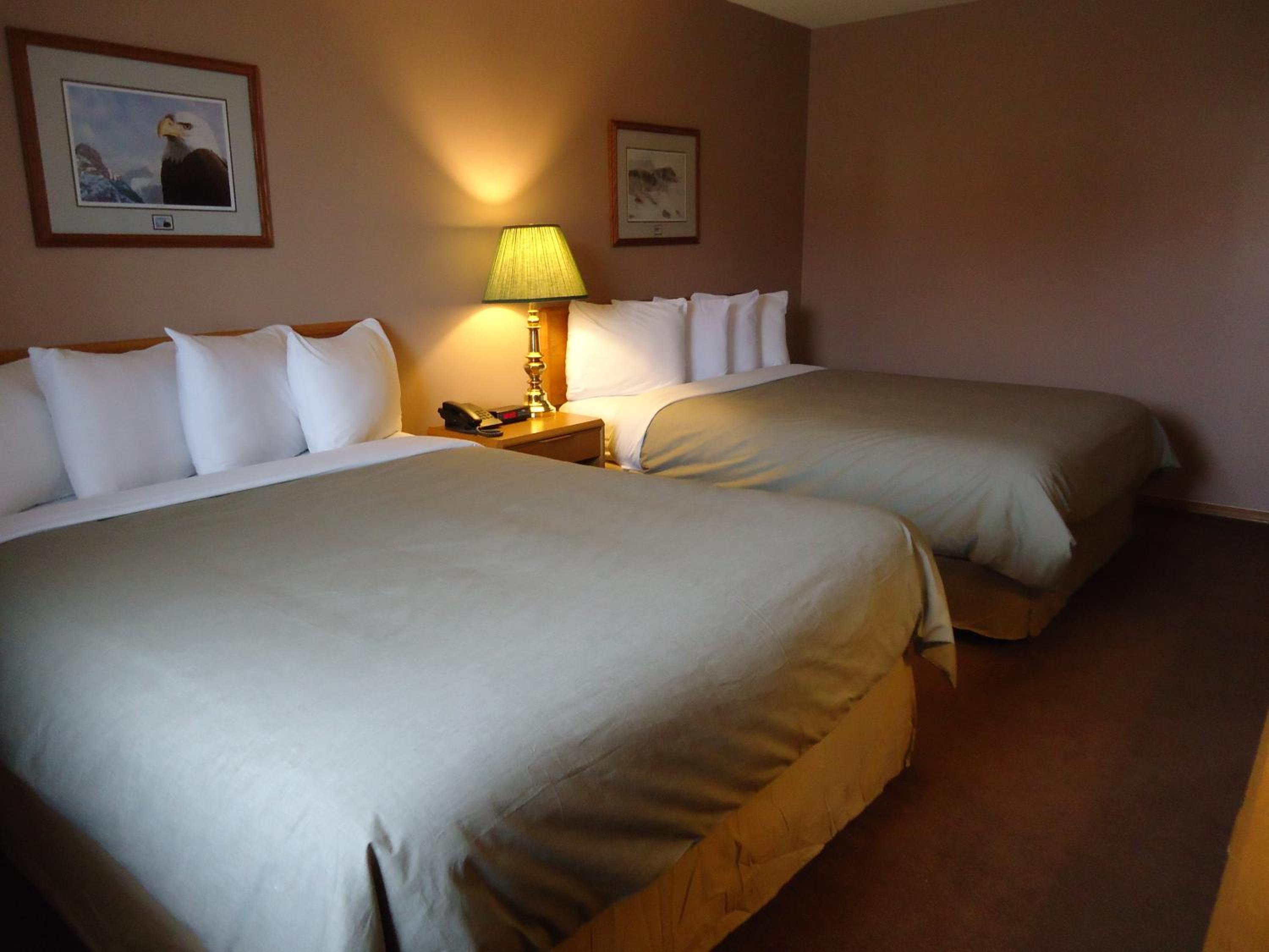 Queen Room with Hot Tub photo 2