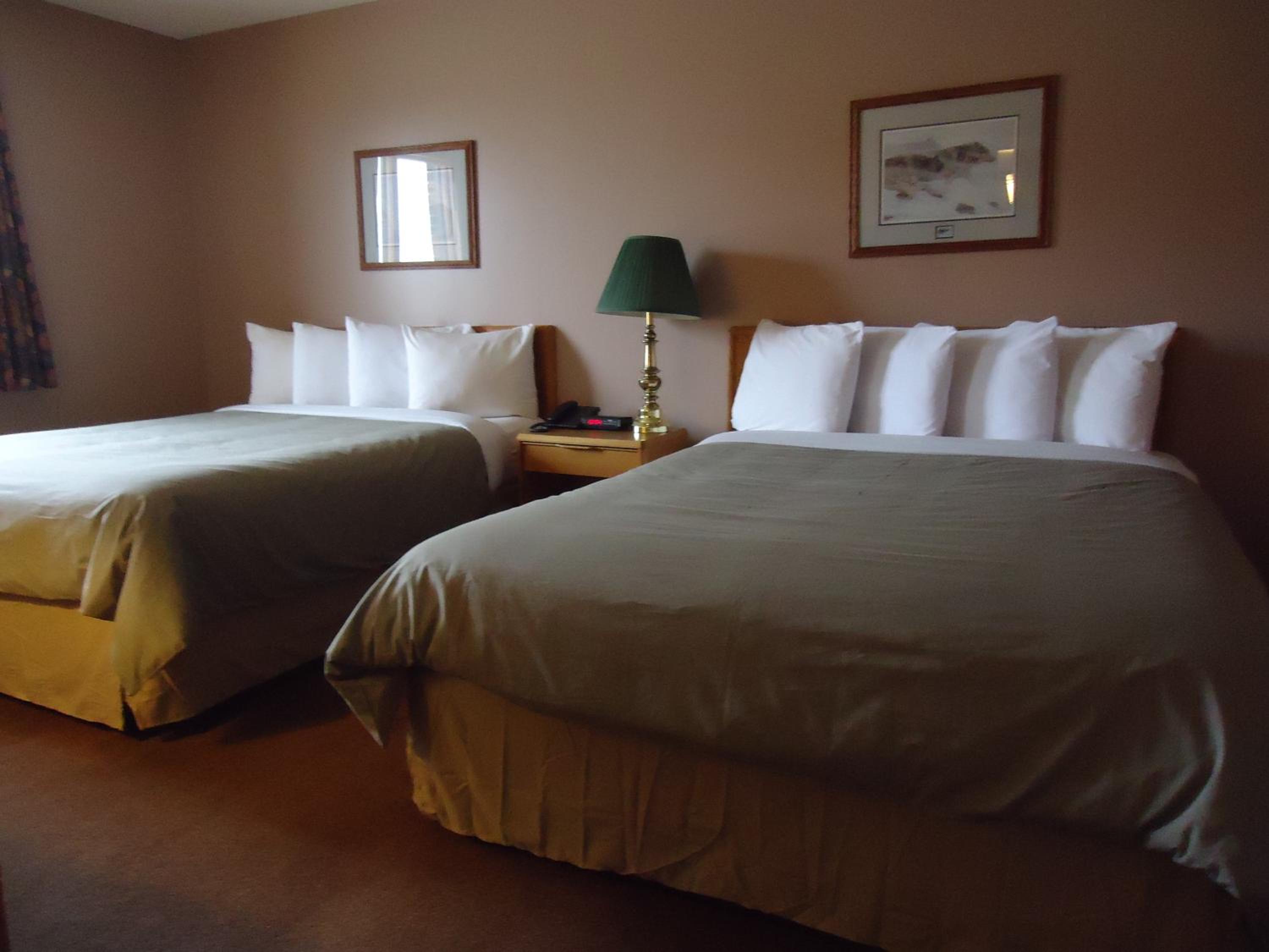 Queen Room photo 1