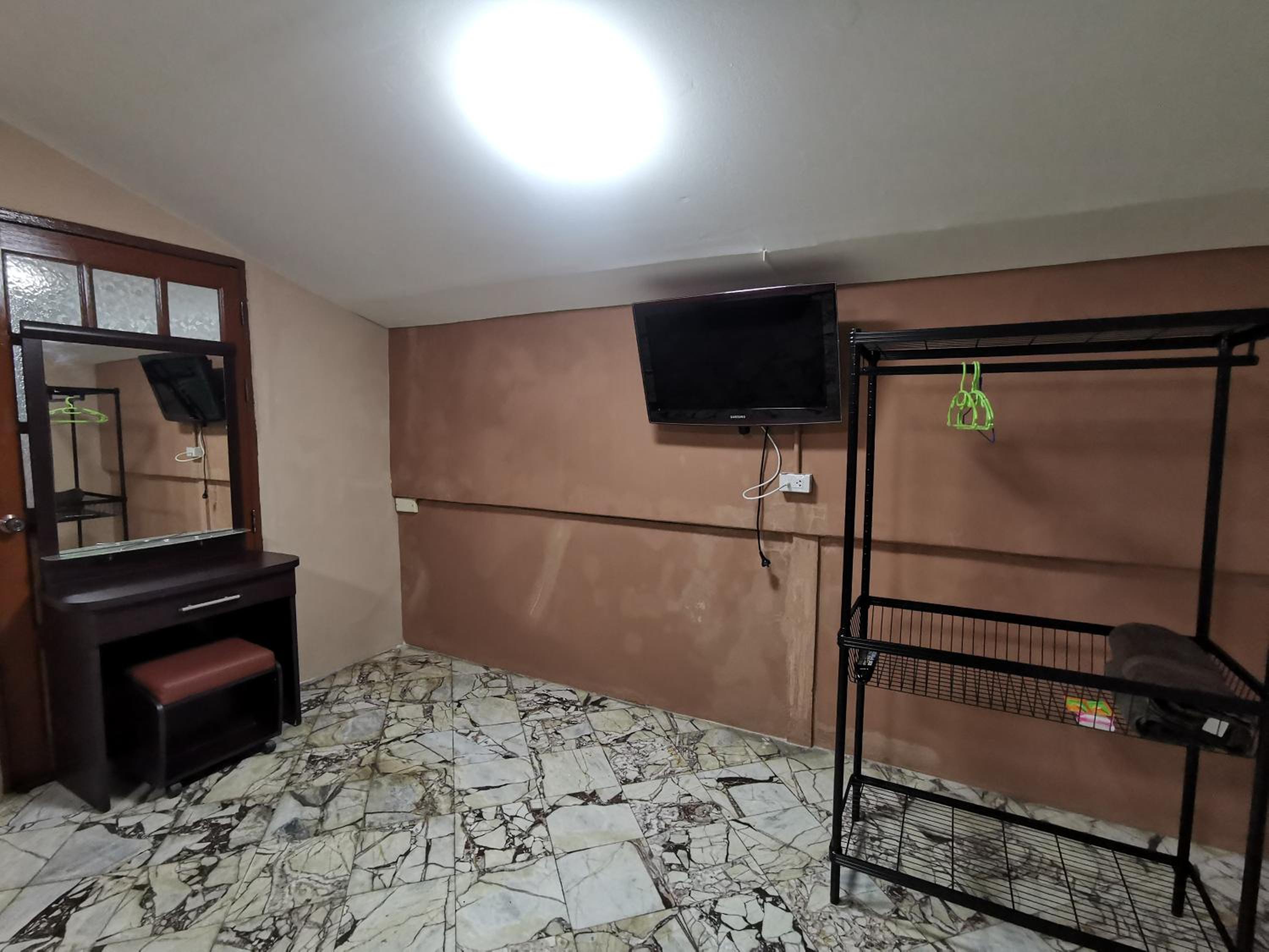 Apartment - Photo 3