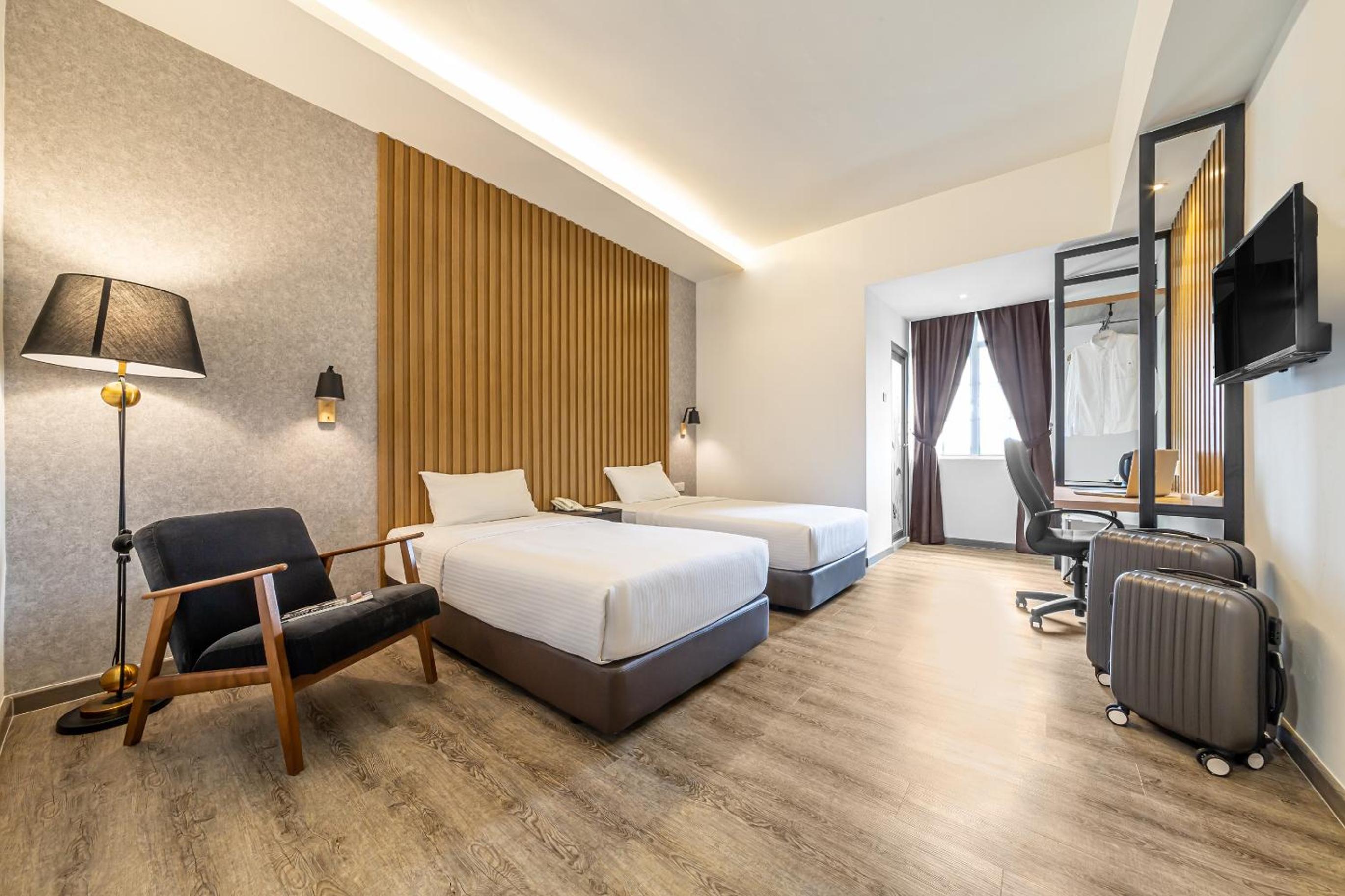 Deluxe Twin Room photo 3