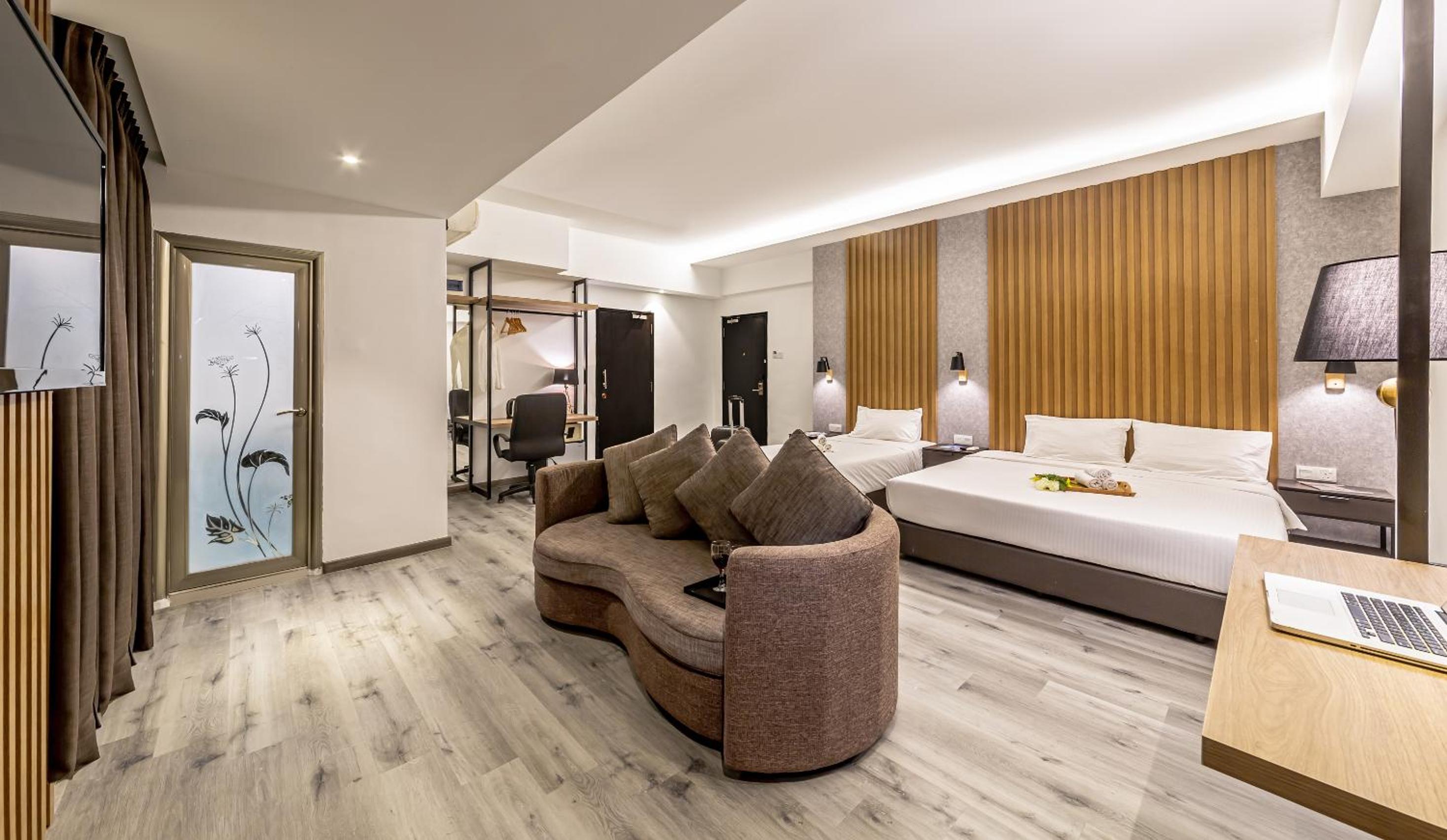 Deluxe Family Room photo 1