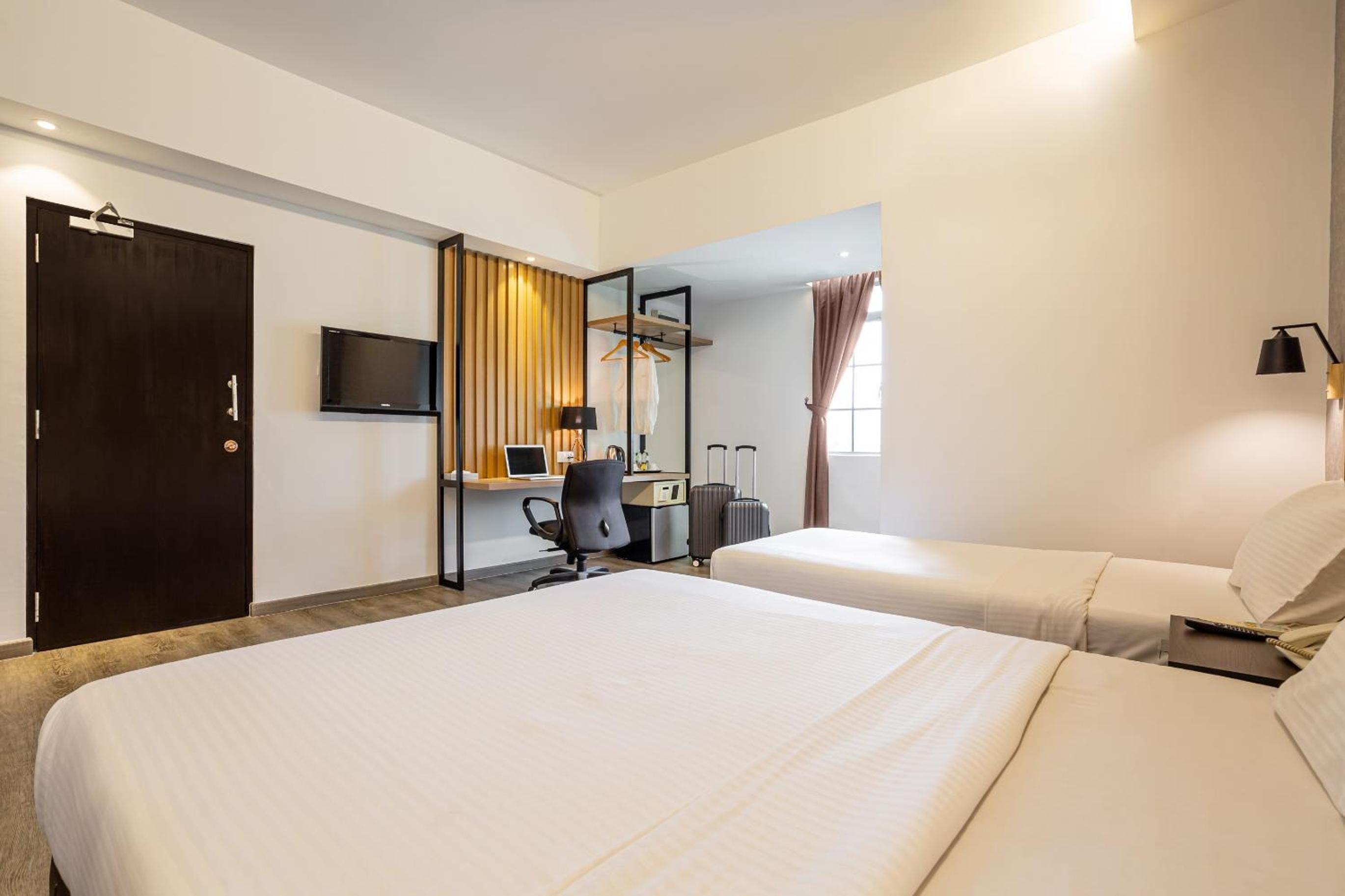 Deluxe Triple Room photo 2
