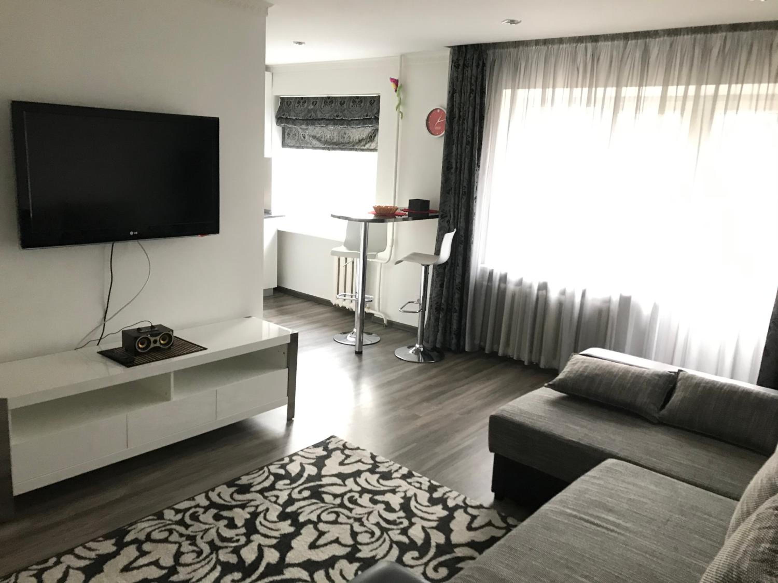 Studio Apartment - Photo 12