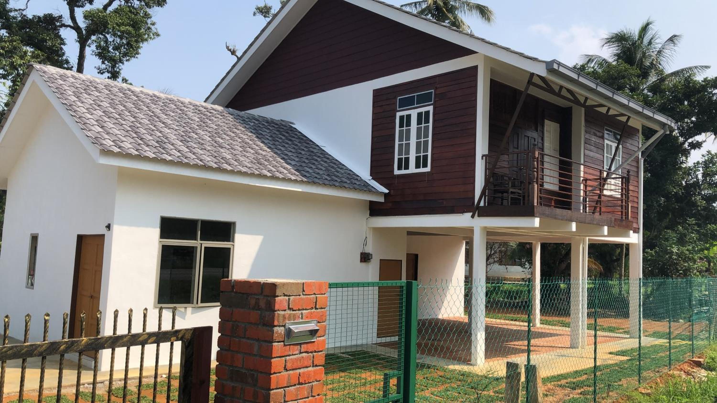 Three-Bedroom House photo 1