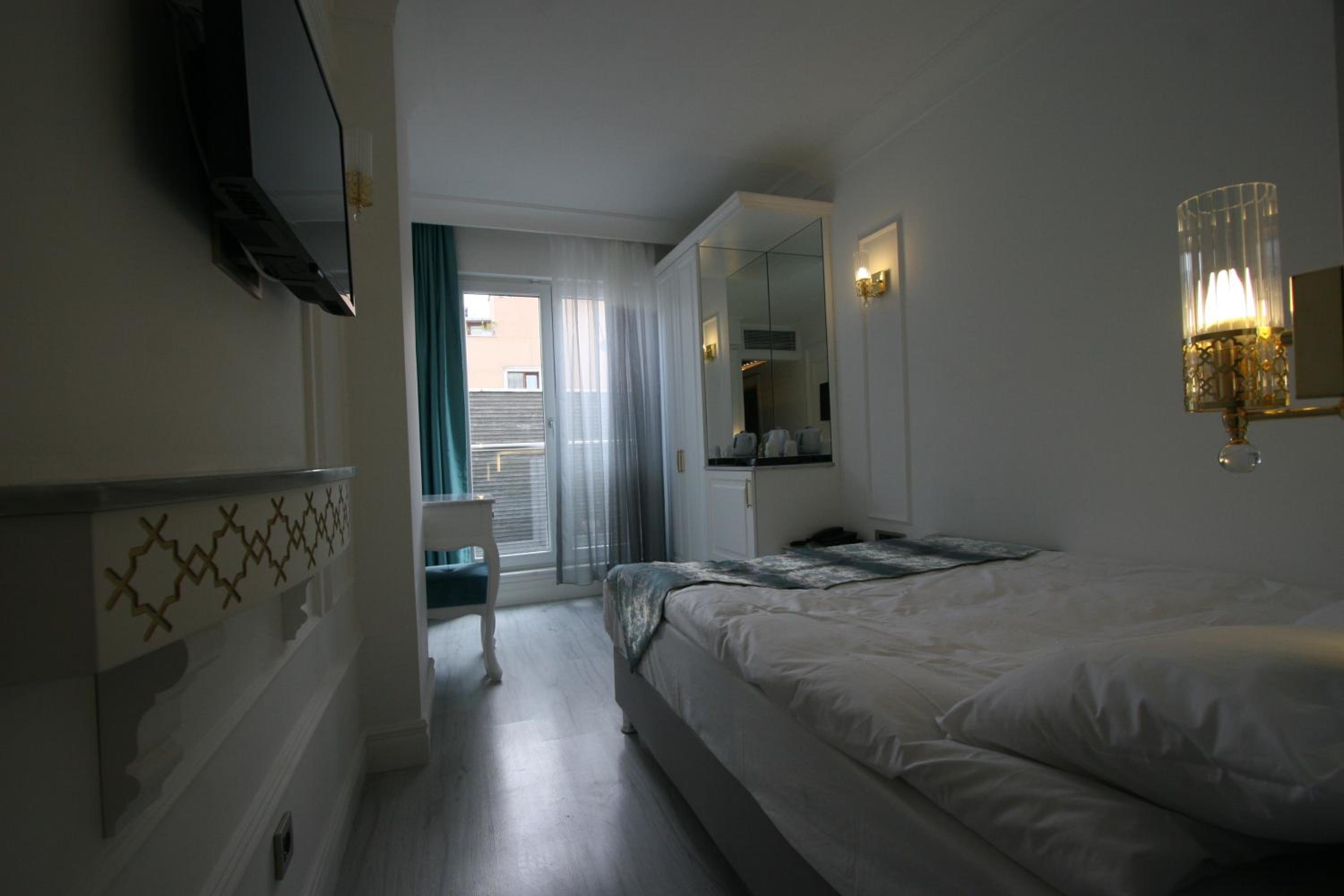 Basement Floor Double Room photo 2