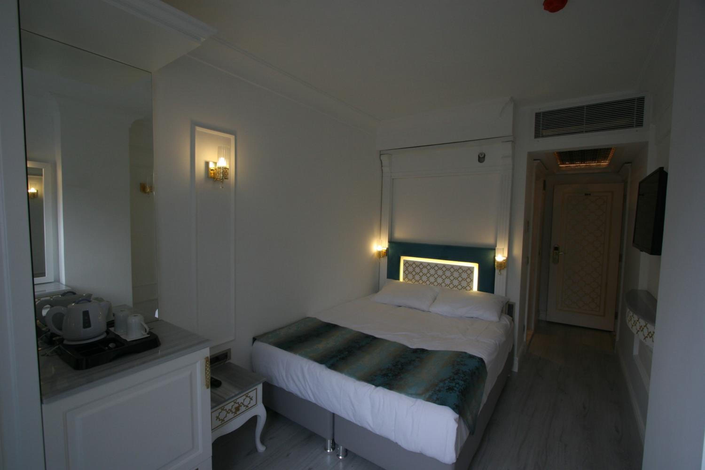 Basement Floor Double Room photo 3