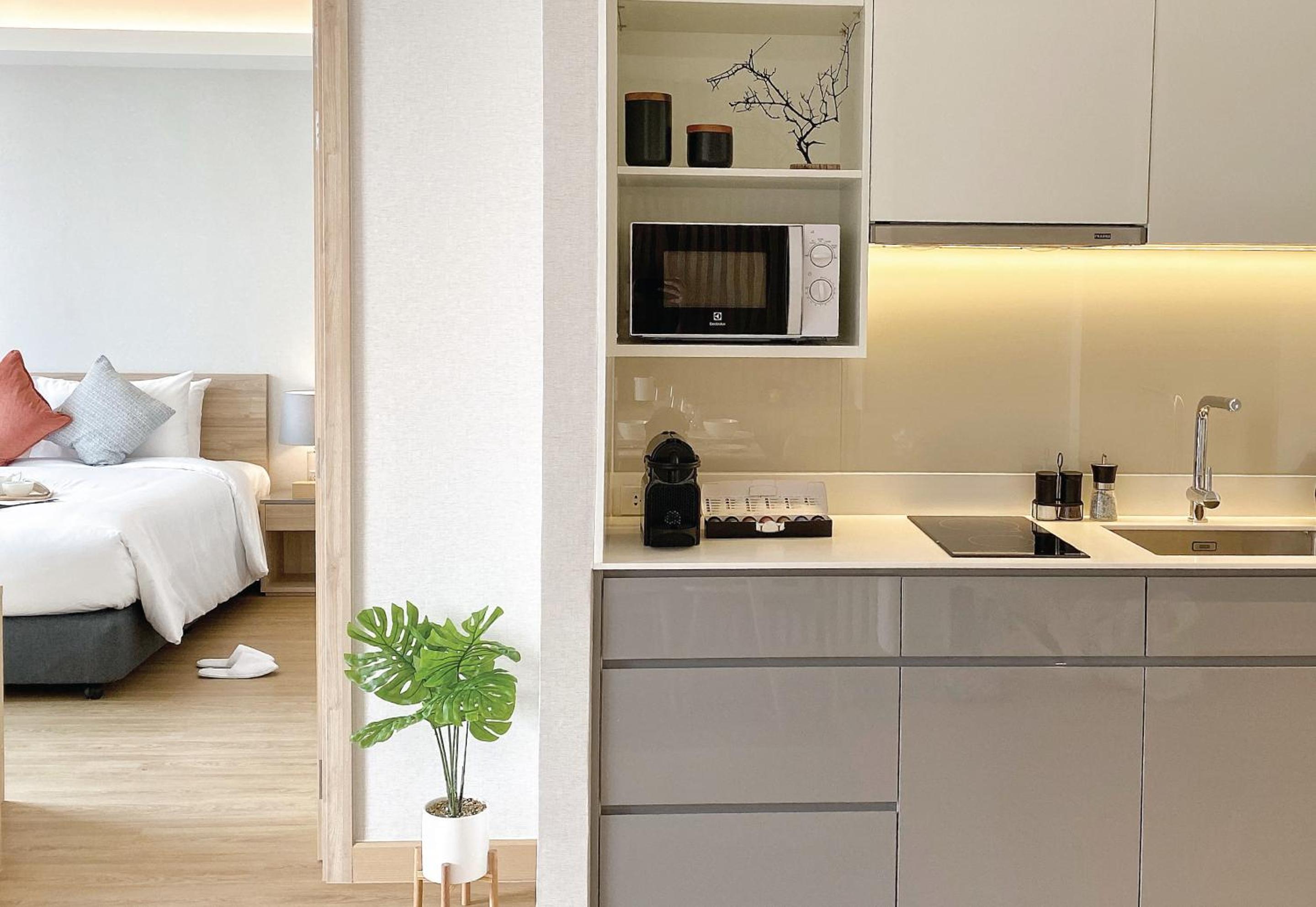 Premier Apartment thumbnail 5