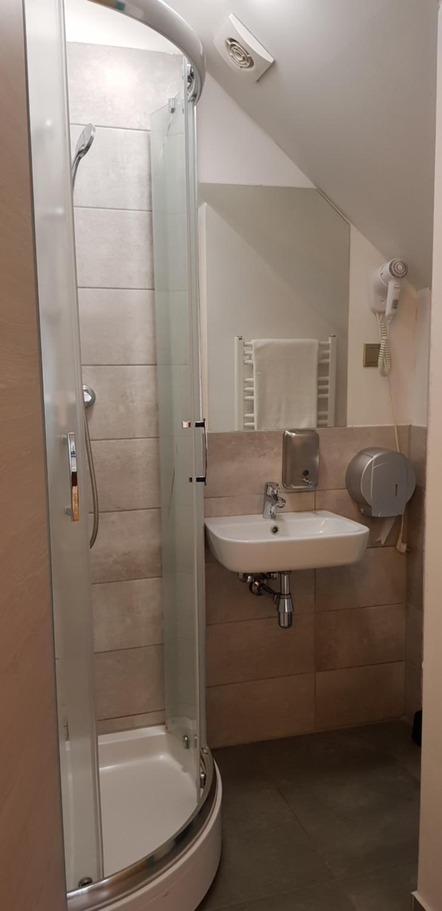 Twin Room with Shared Bathroom photo 2