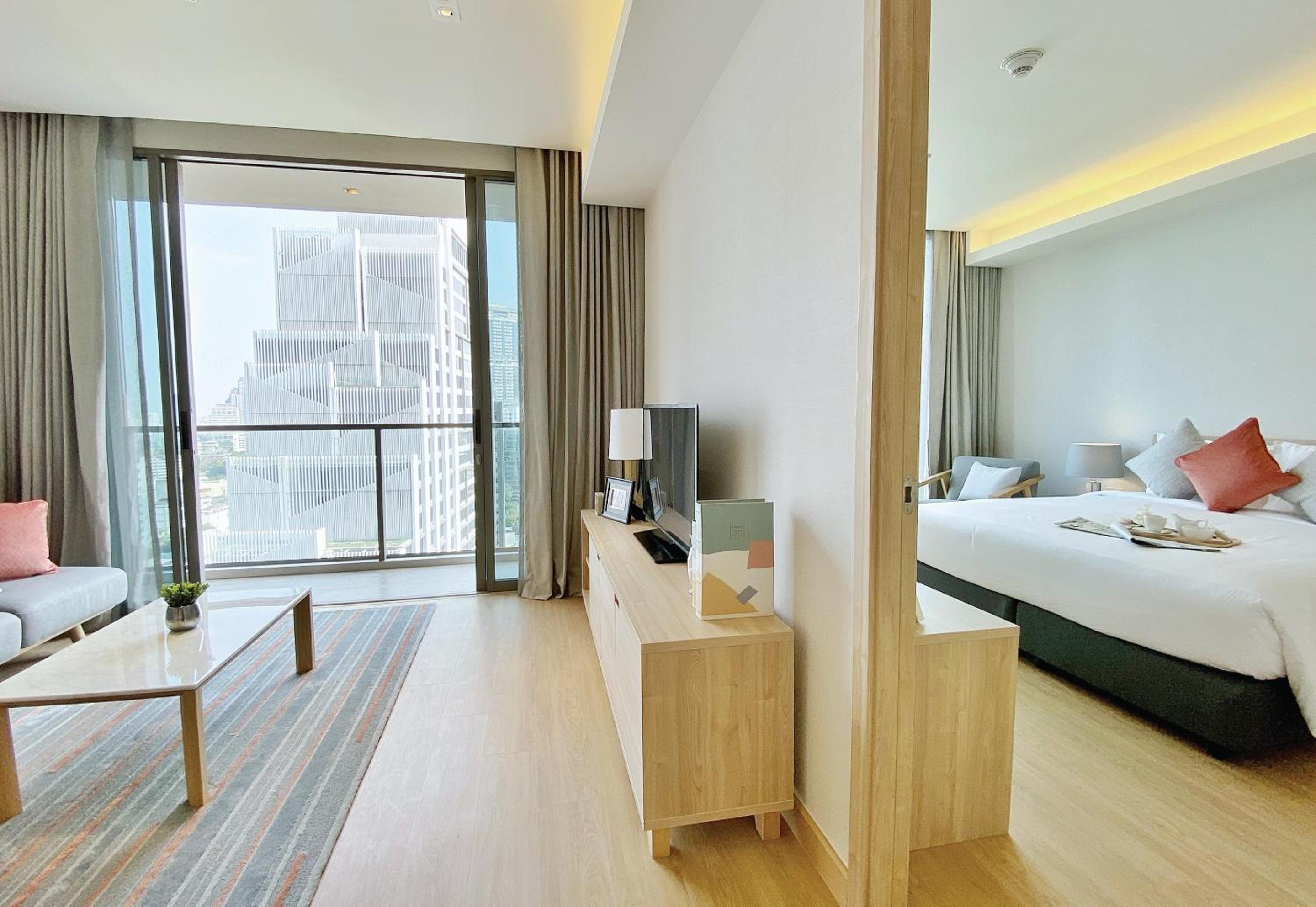 Deluxe One-Bedroom Apartment