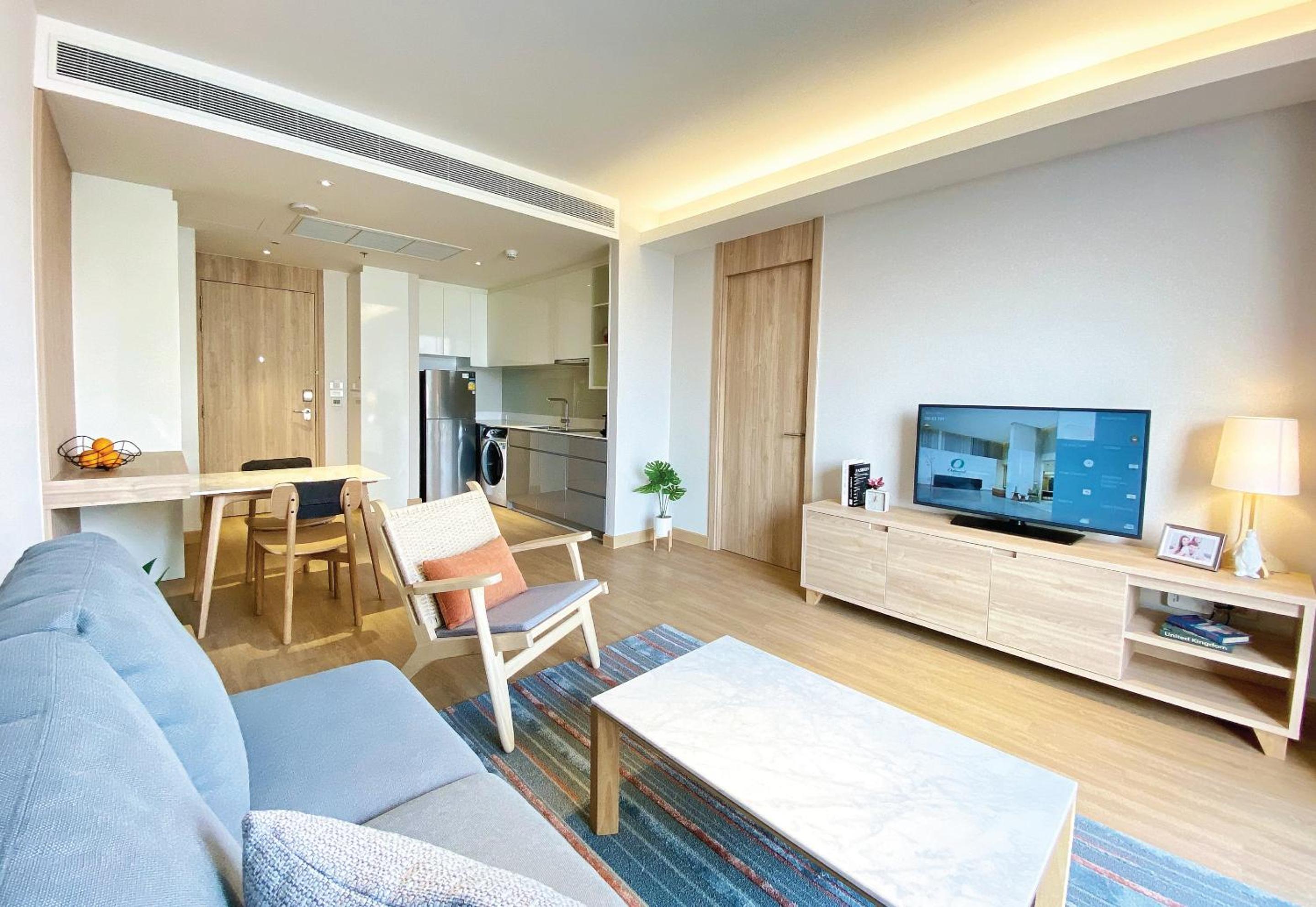 Executive One-Bedroom Apartment thumbnail 5