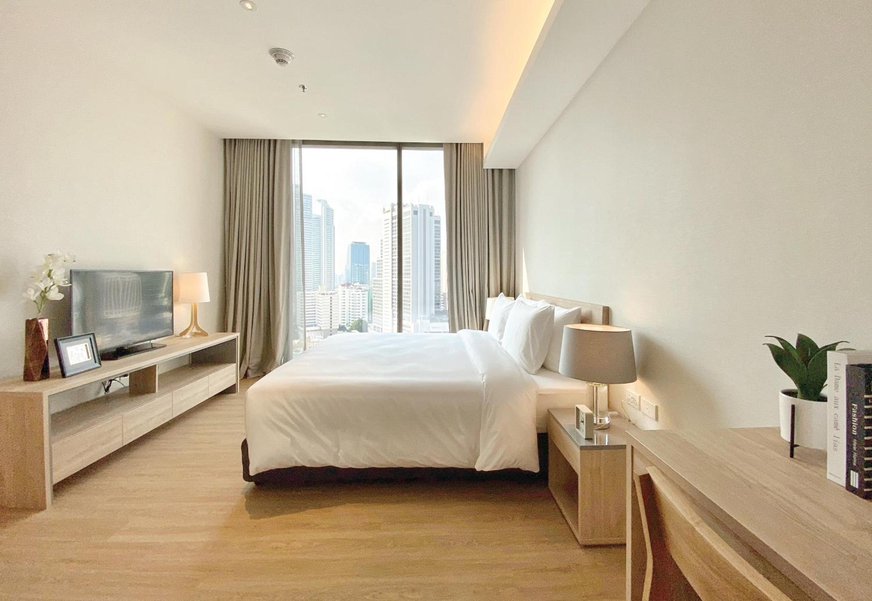Executive Two-Bedroom Apartment thumbnail 6