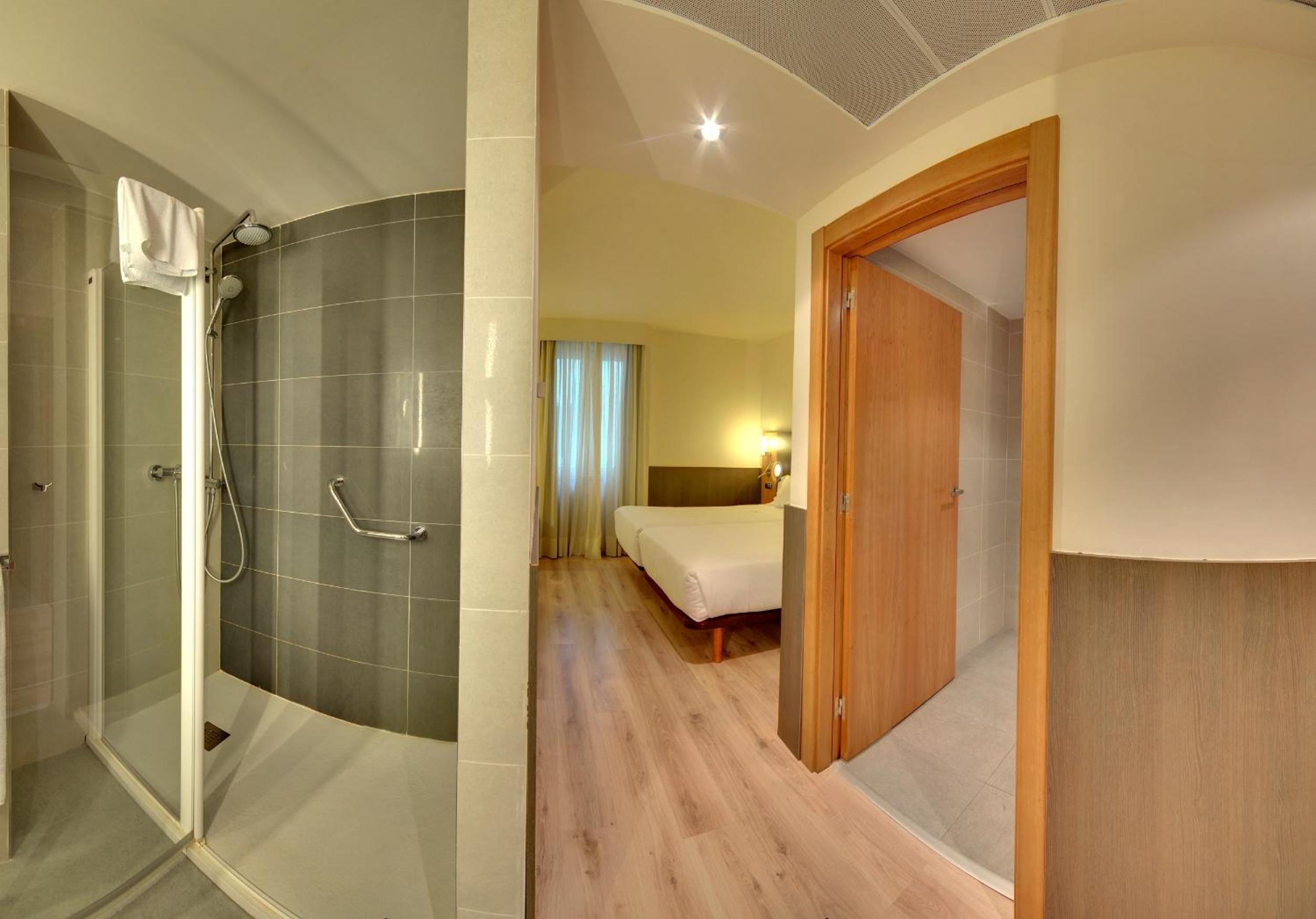 Double Room with Extra Bed - Photo 4