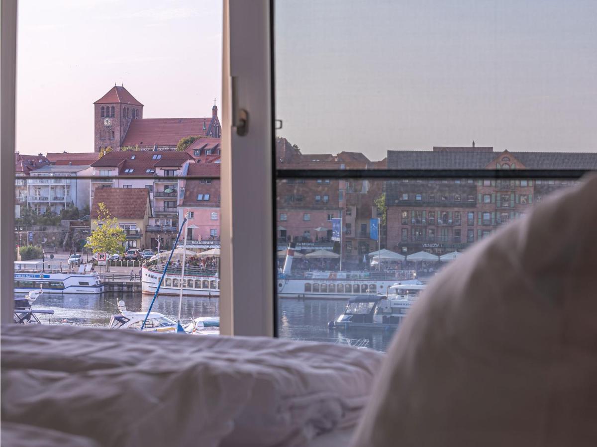 Apartment 32 with Lake View 4****