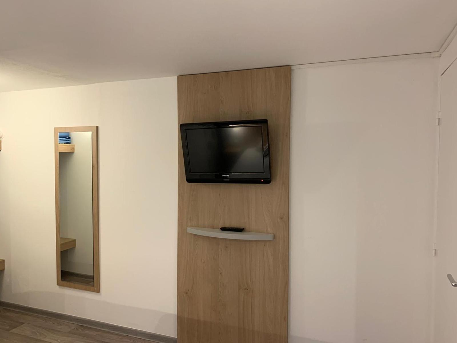 Double Room with One Double Bed - Photo 1