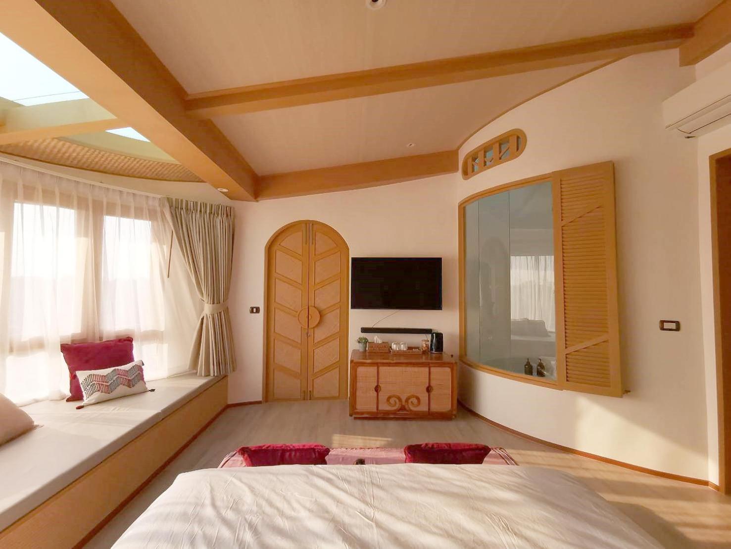 Double Room with Spa Bath - Photo 17