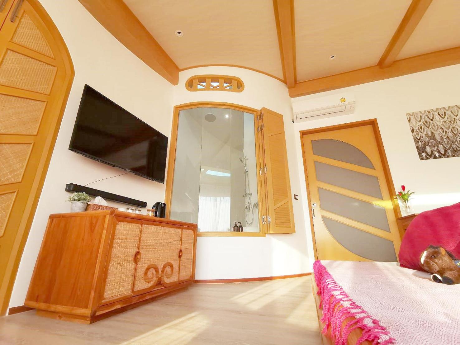 Double Room with Spa Bath - Photo 15