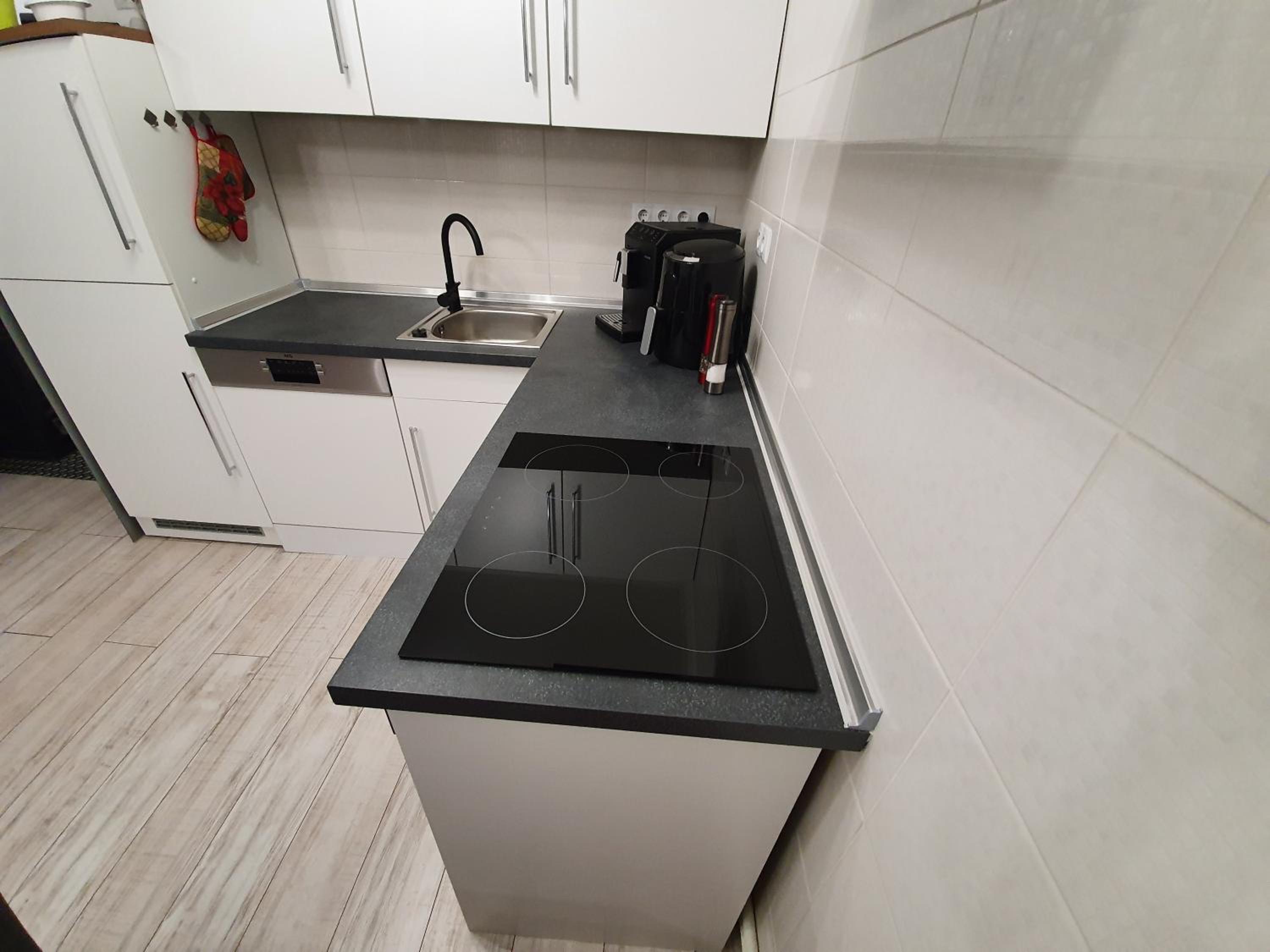 Two-Bedroom Apartment - Photo 11