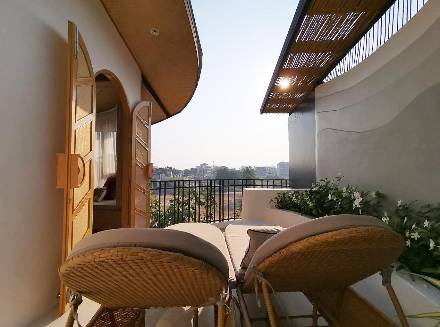 Double Room with Spa Bath - Photo 6
