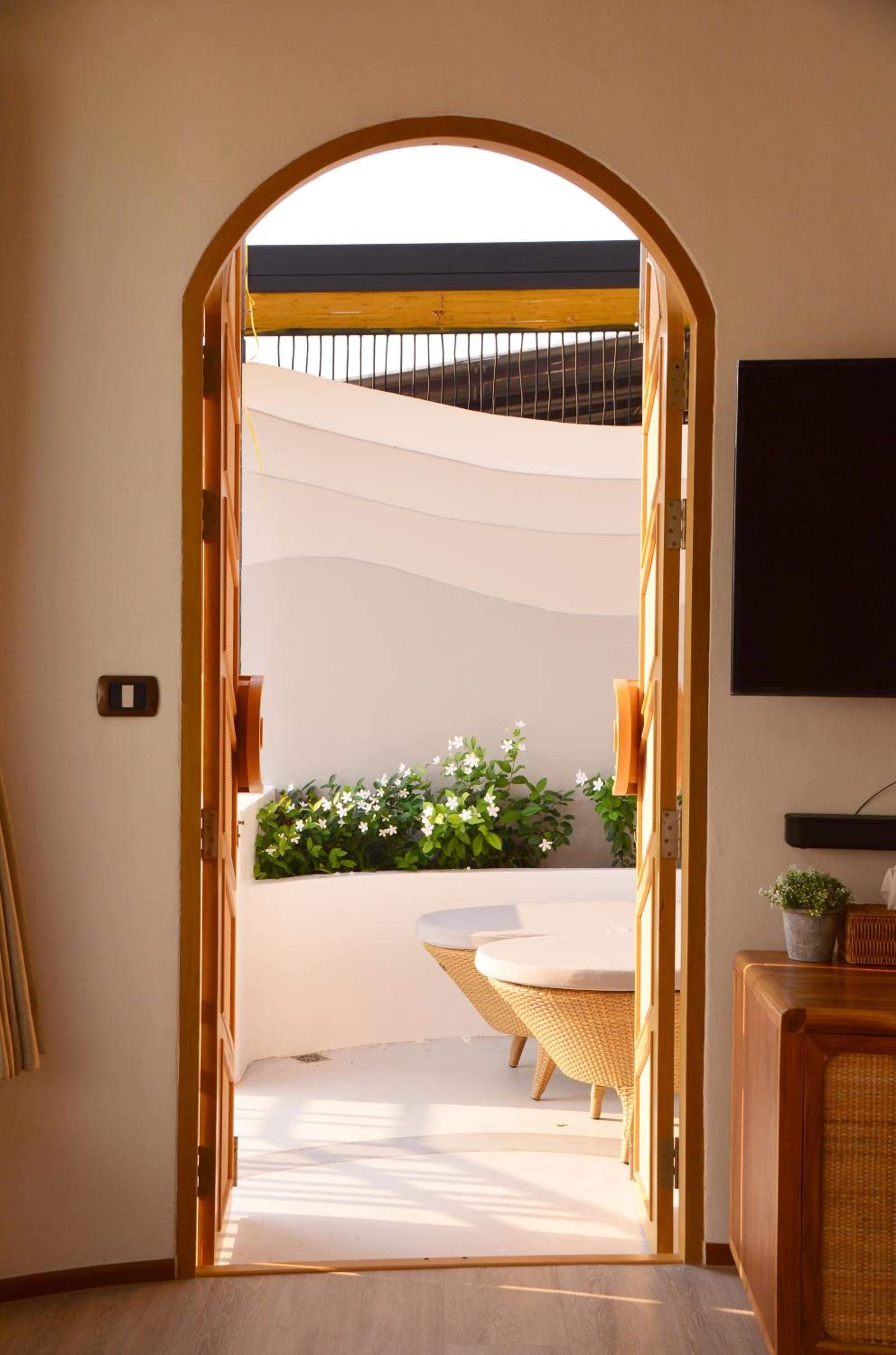 Double Room with Spa Bath - Photo 7